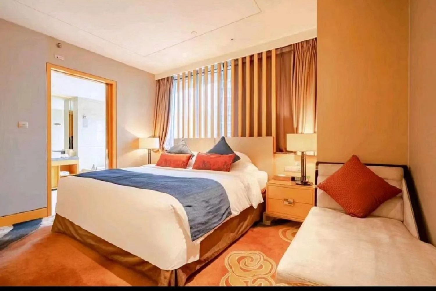 Bedroom, Bed in Felton Grand Hotel Chengdu