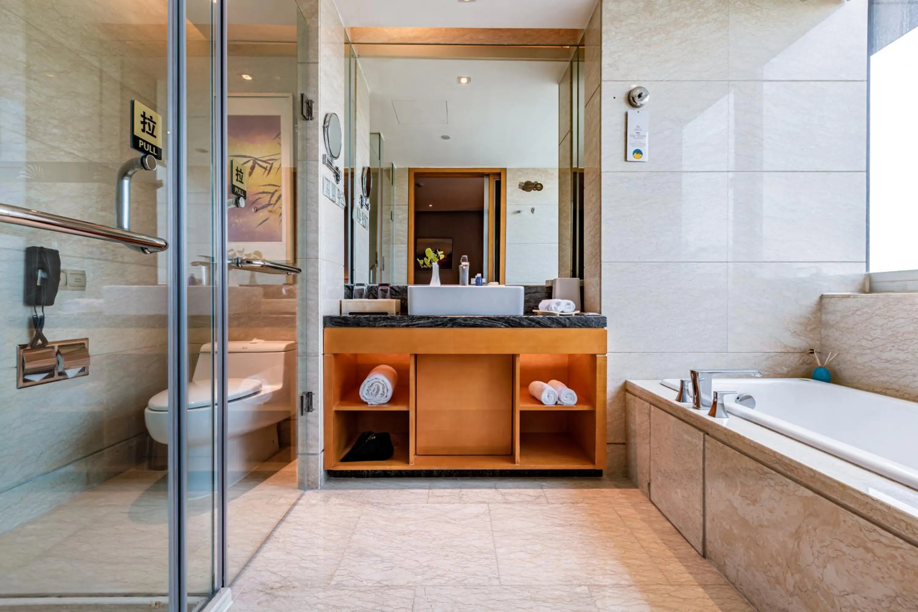 Bedroom in Felton Grand Hotel Chengdu