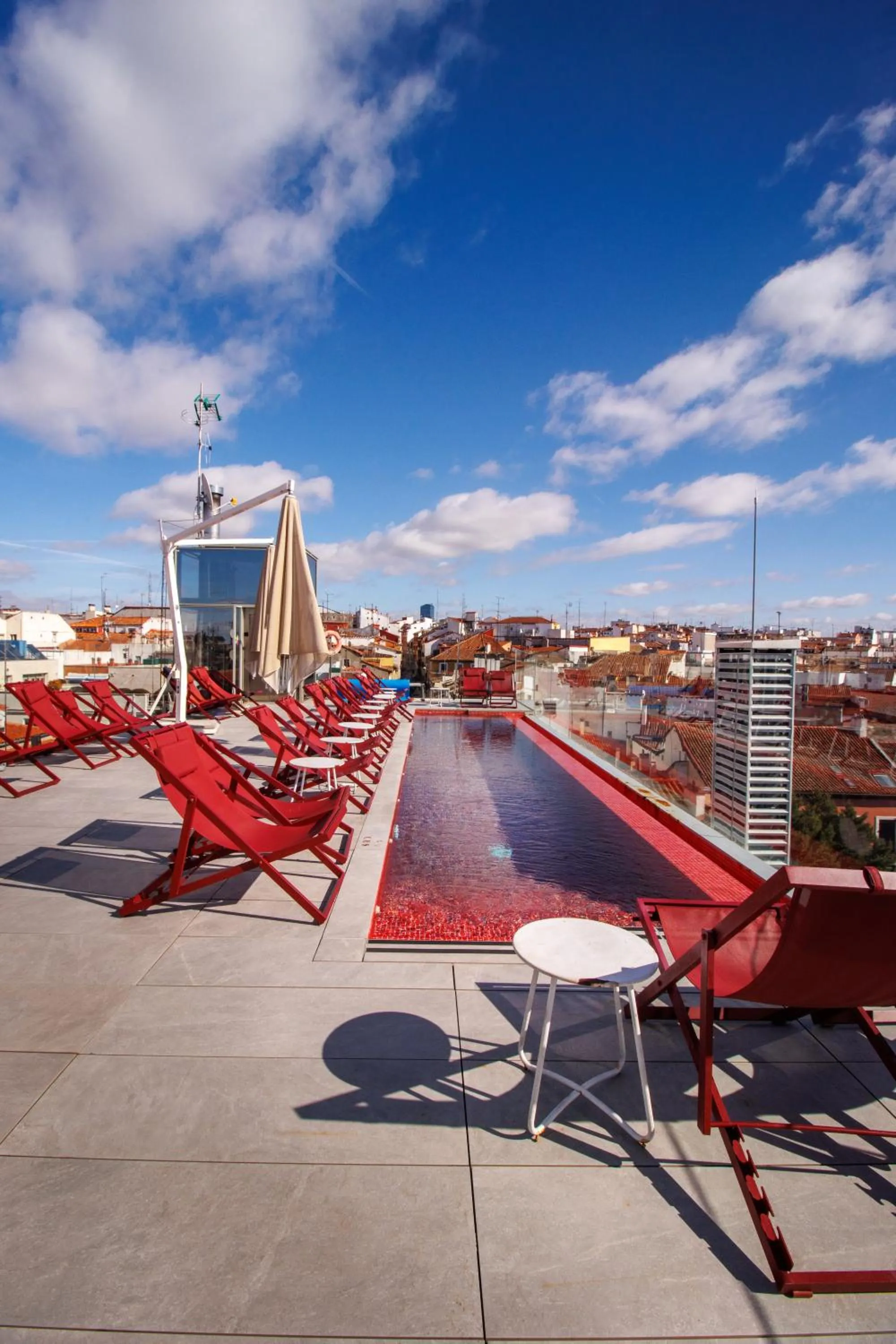 Swimming pool in Akeah Hotel Gran Vía