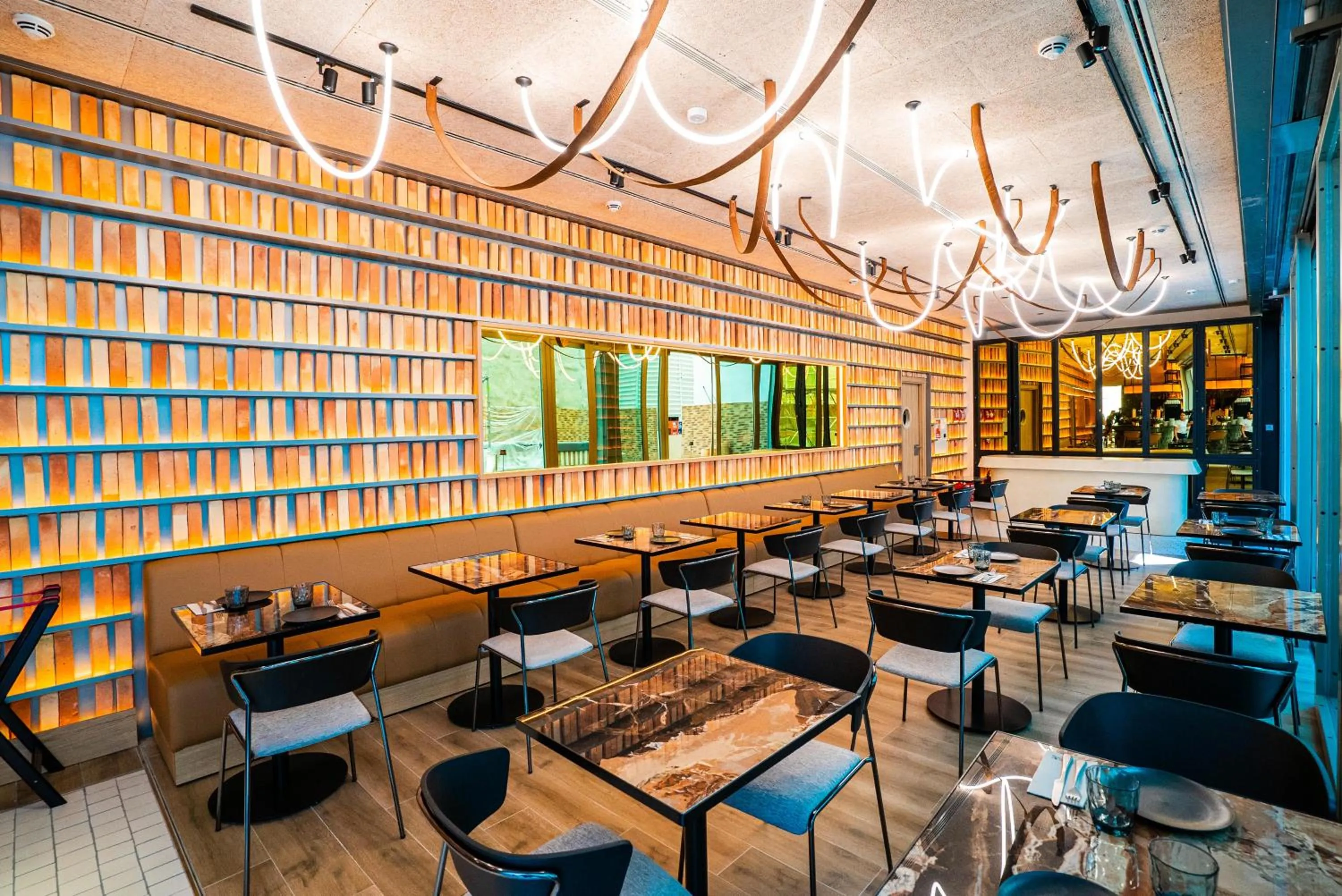 Restaurant/places to eat in Akeah Hotel Gran Vía