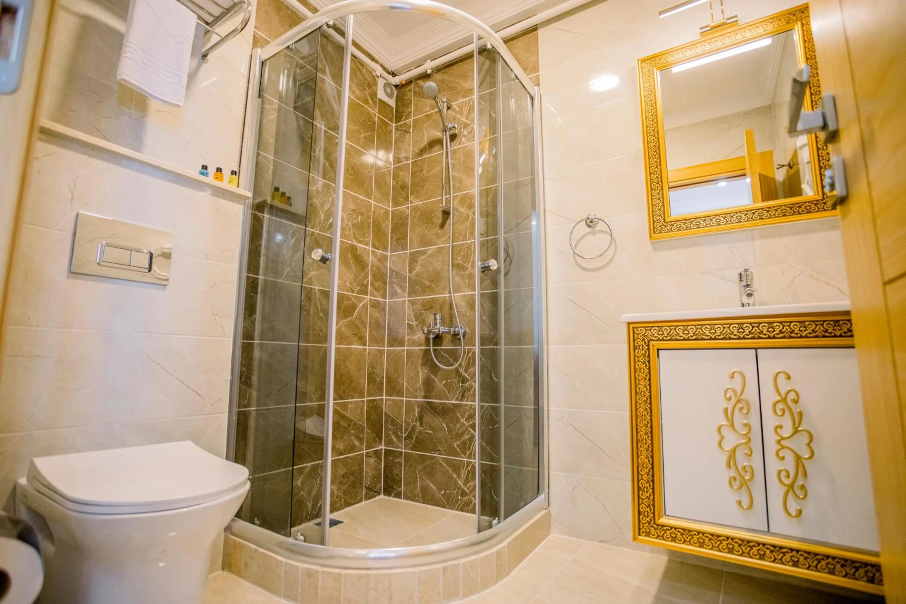 Toilet in Gülec Konak Hotel