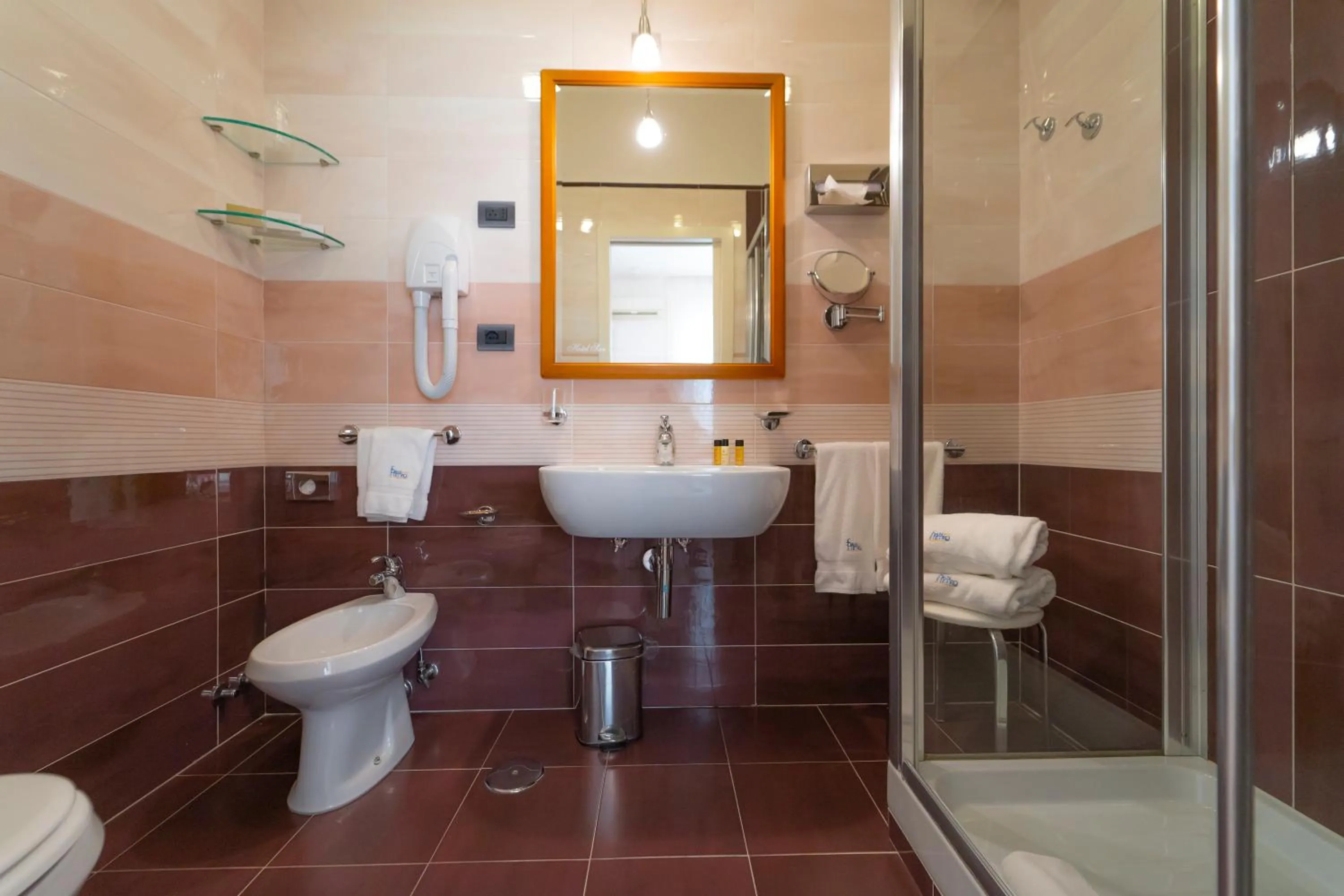 Shower in Hotel San Pietro