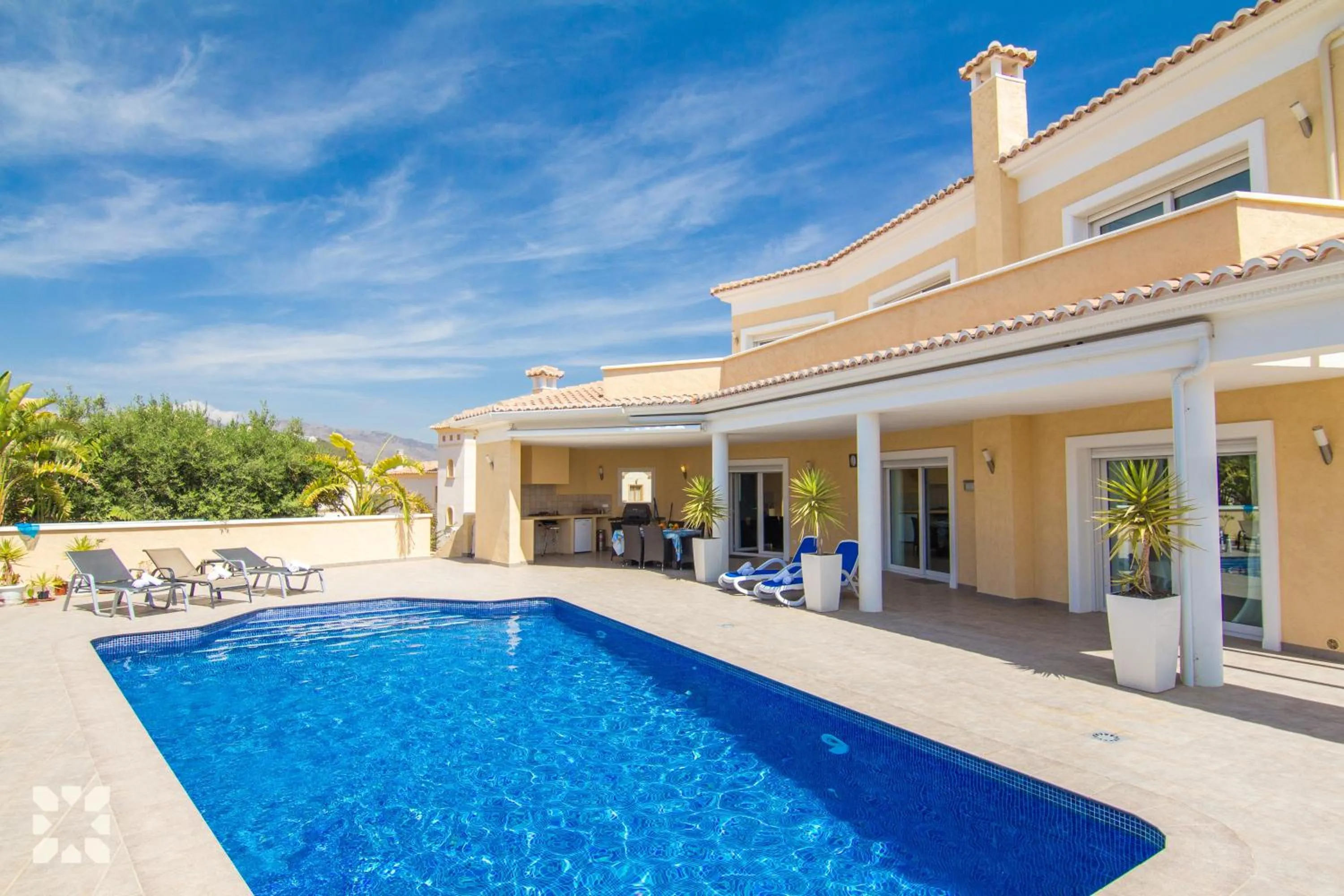 Villa Esplendida by Abahana Villas