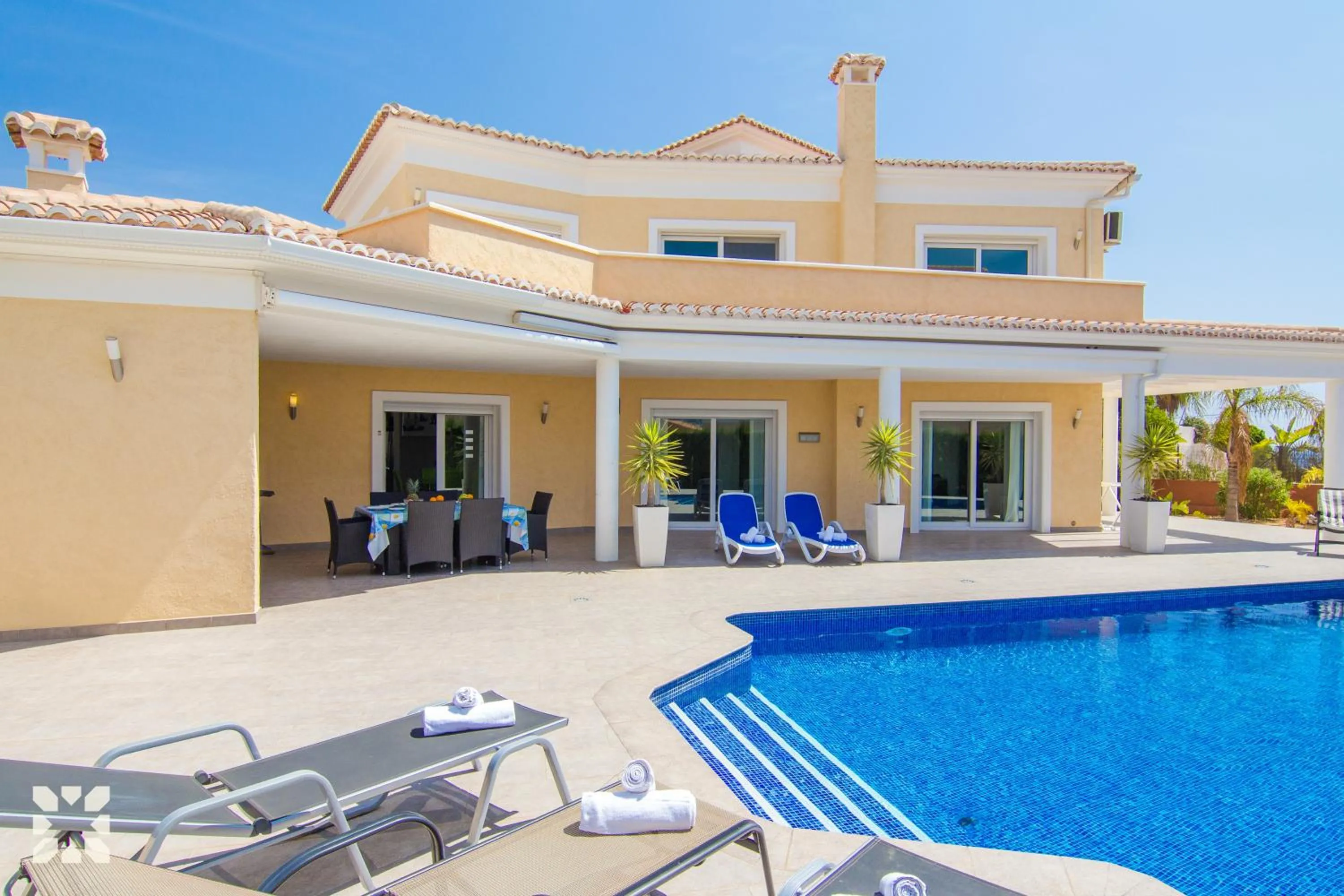 Villa Esplendida by Abahana Villas