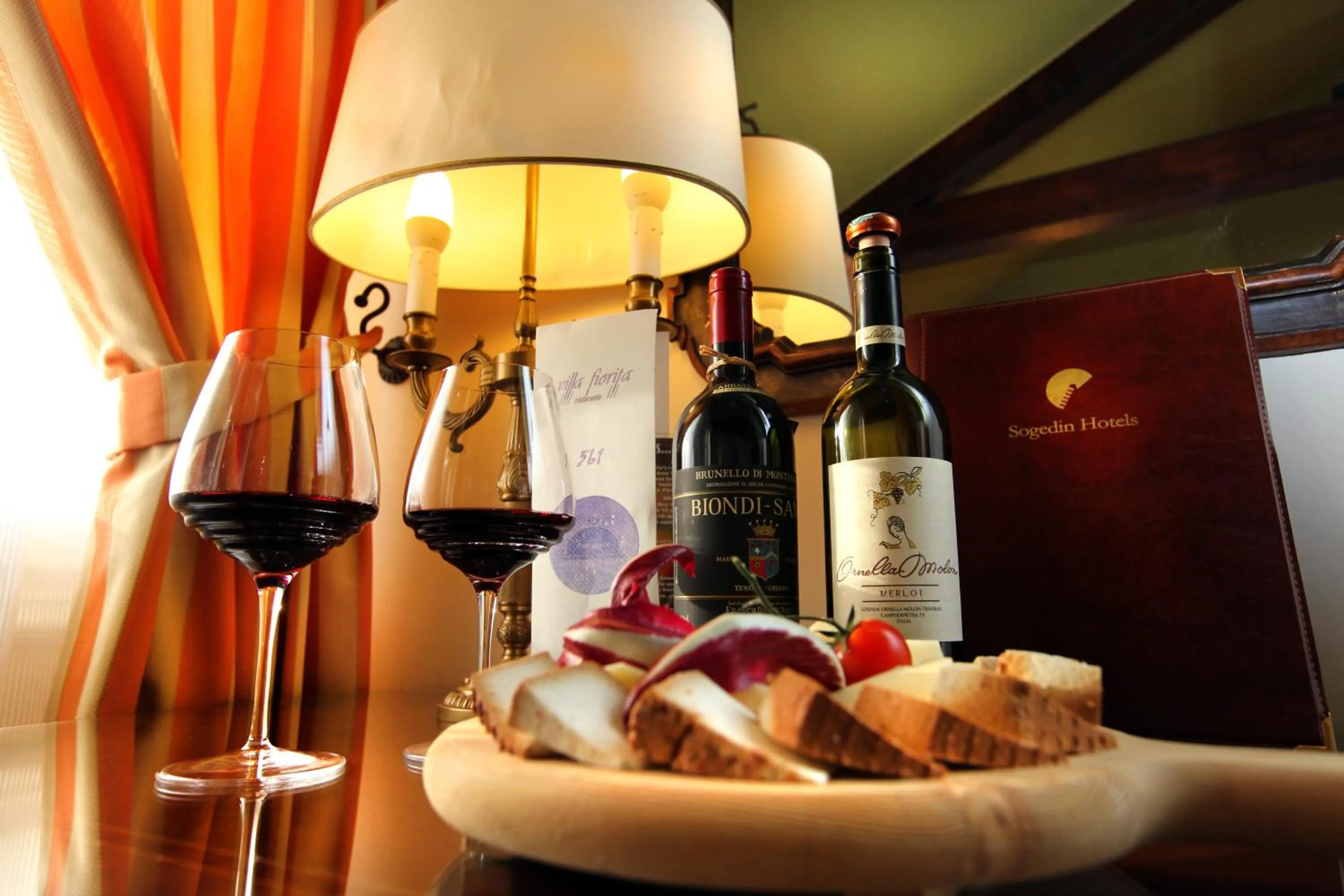 Lounge or bar in Villa Fiorita