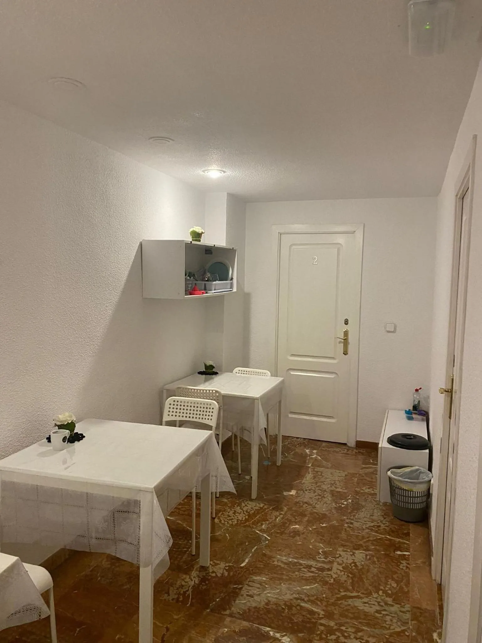 Communal kitchen in Pension El Dorado