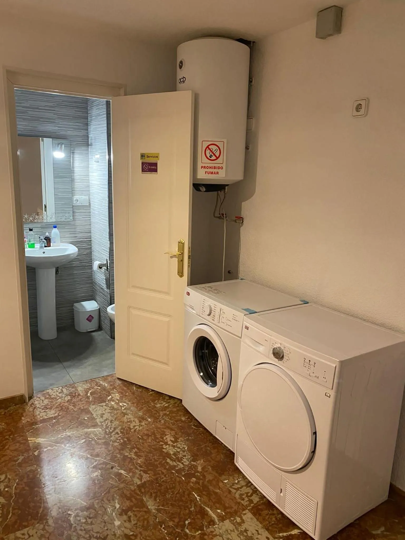 laundry in Pension El Dorado