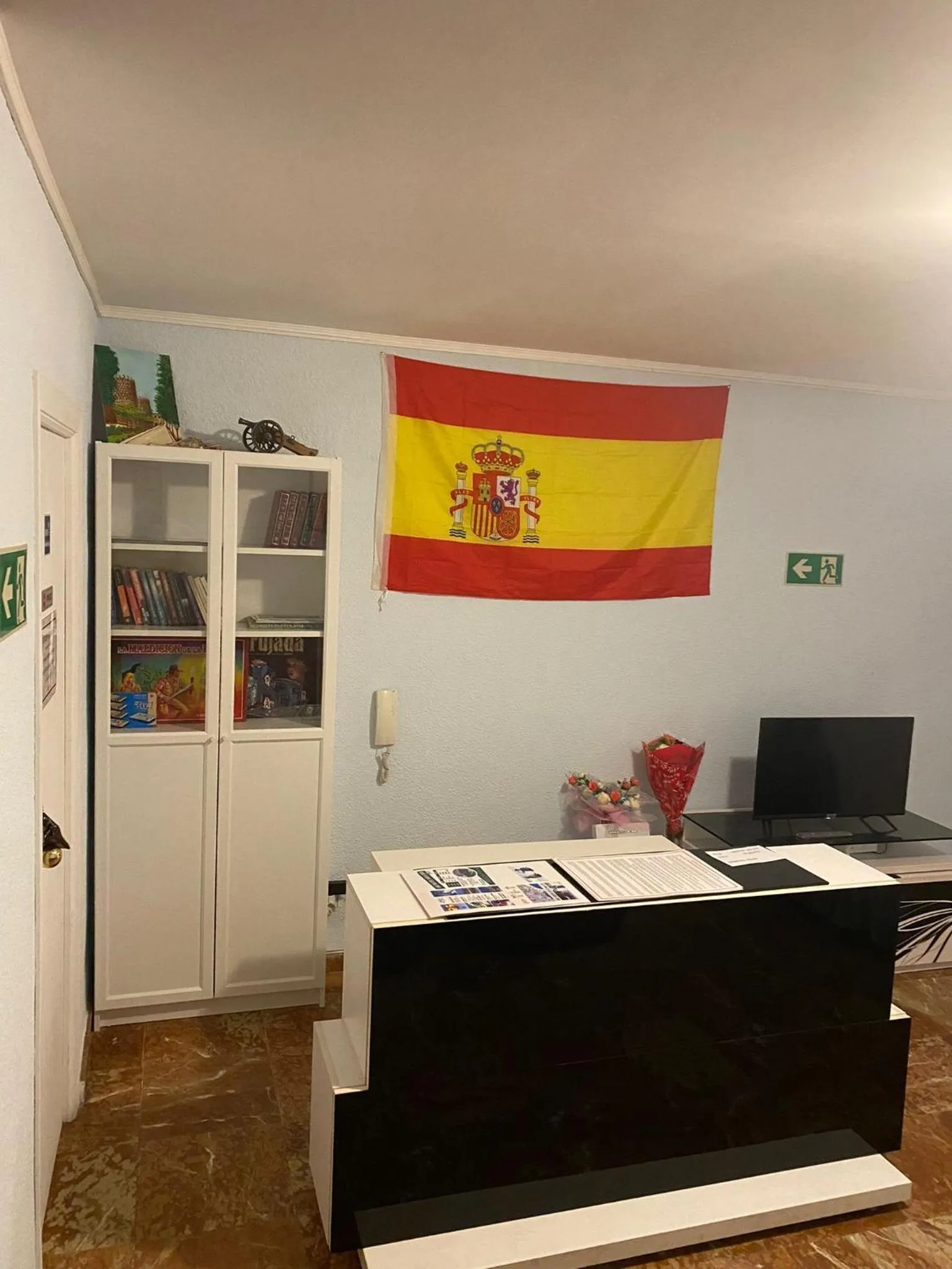 Communal lounge/ TV room in Pension El Dorado