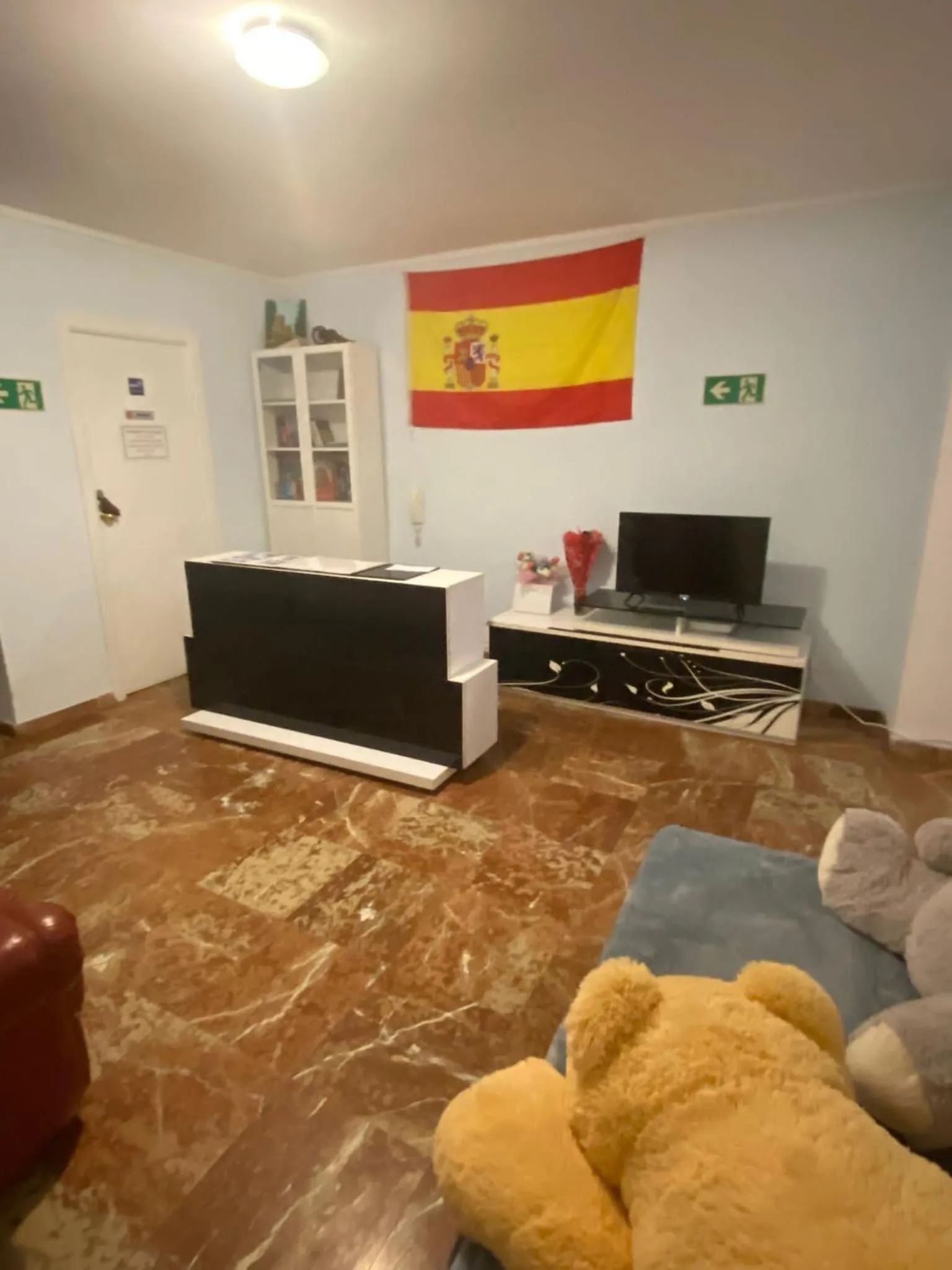 TV and multimedia in Pension El Dorado