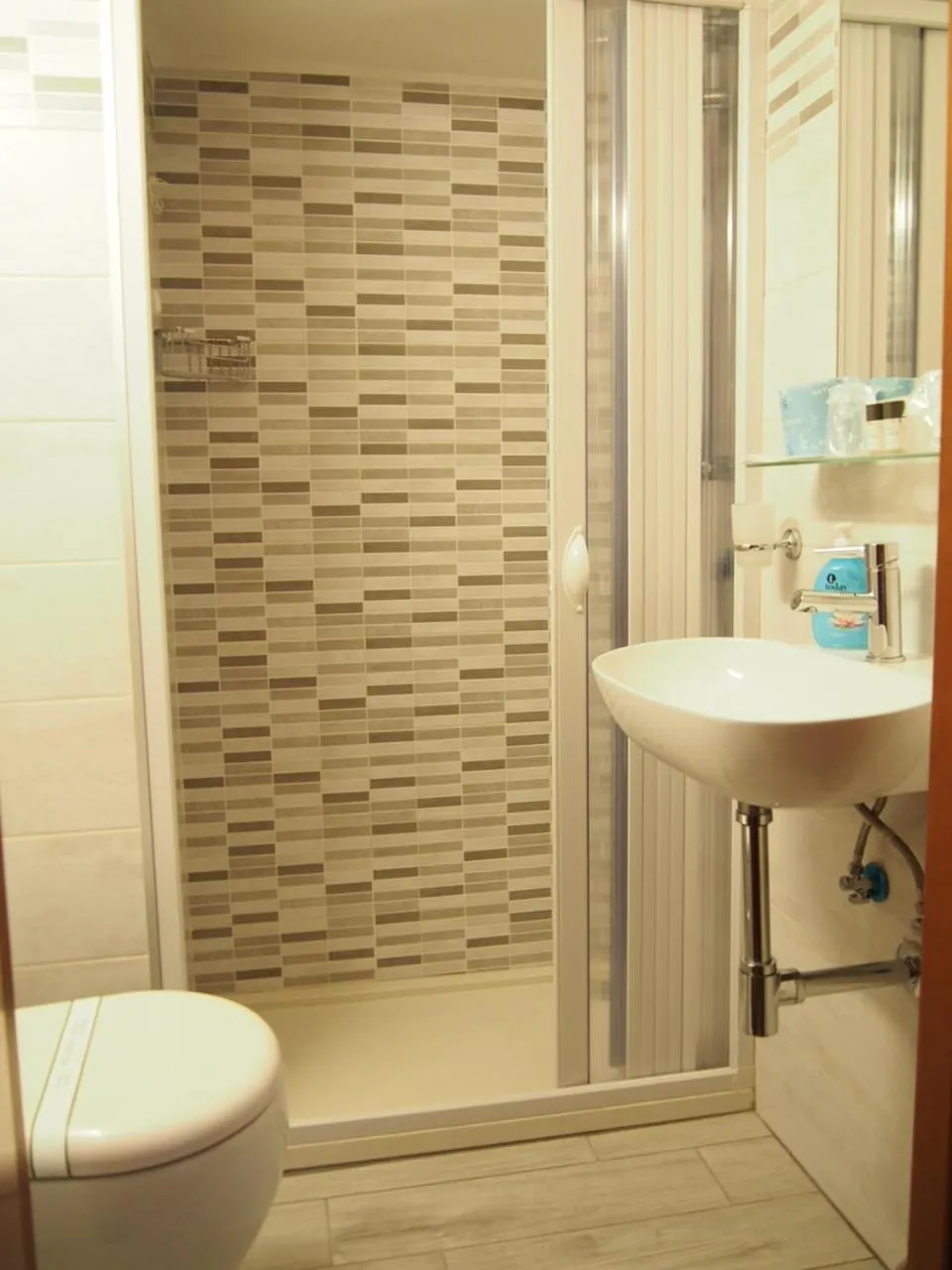 Toilet in Hotel Santa Croce