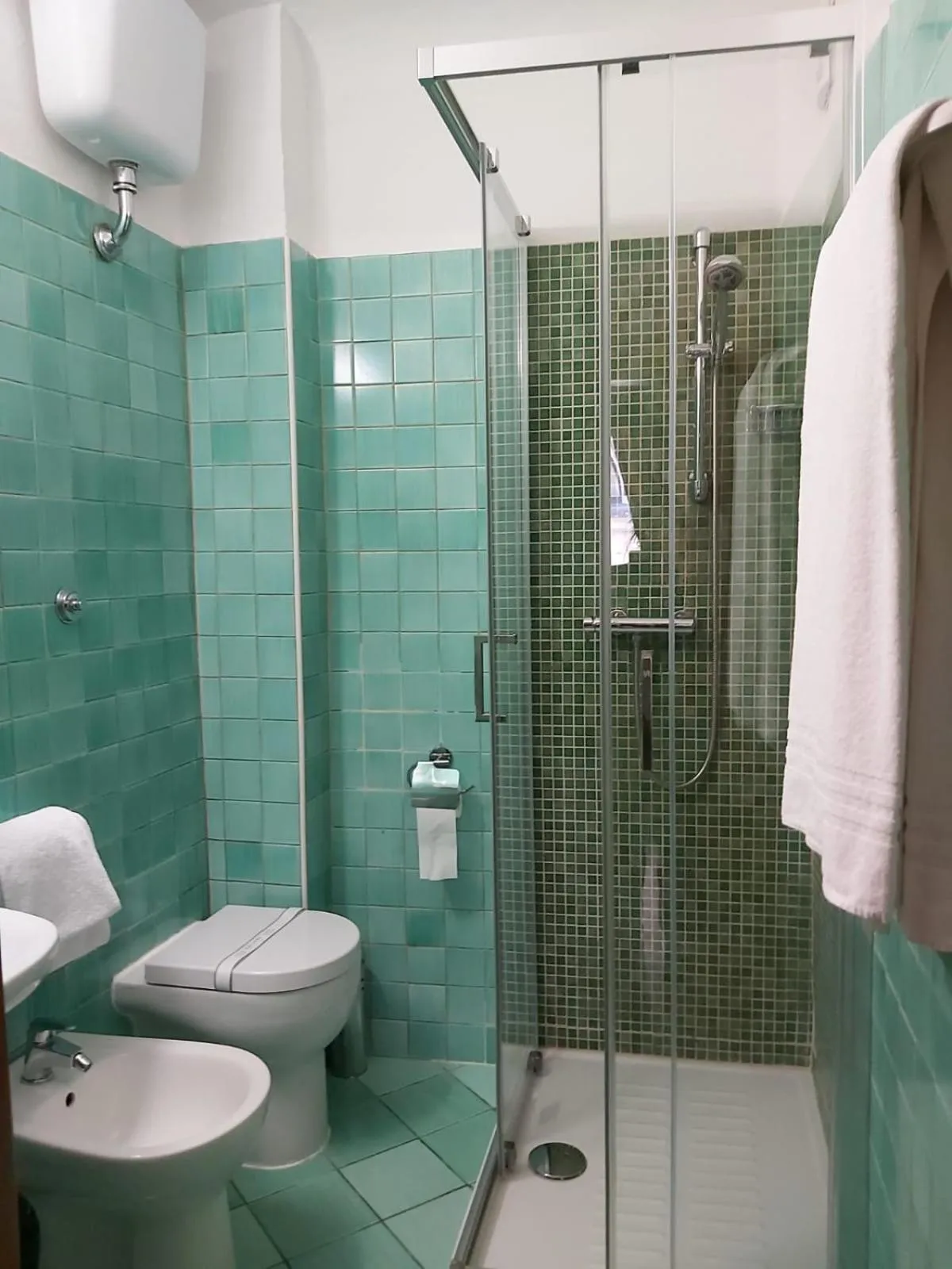 Shower in Hotel Santa Croce