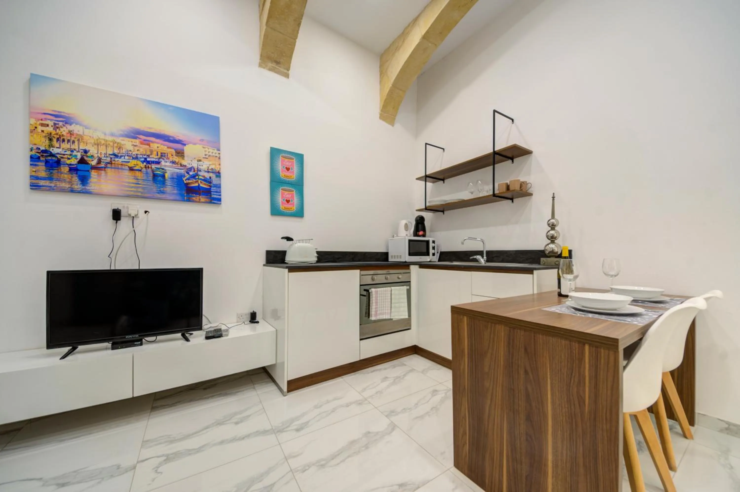 TV and multimedia in Tritoni Harbour suites - Valletta