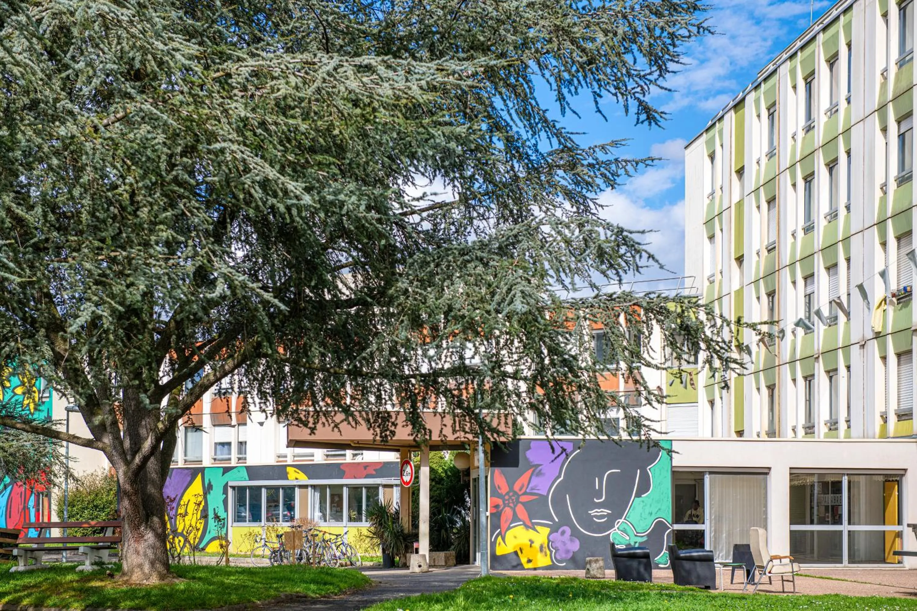 Property building in Hôtel Le Grand Barnum
