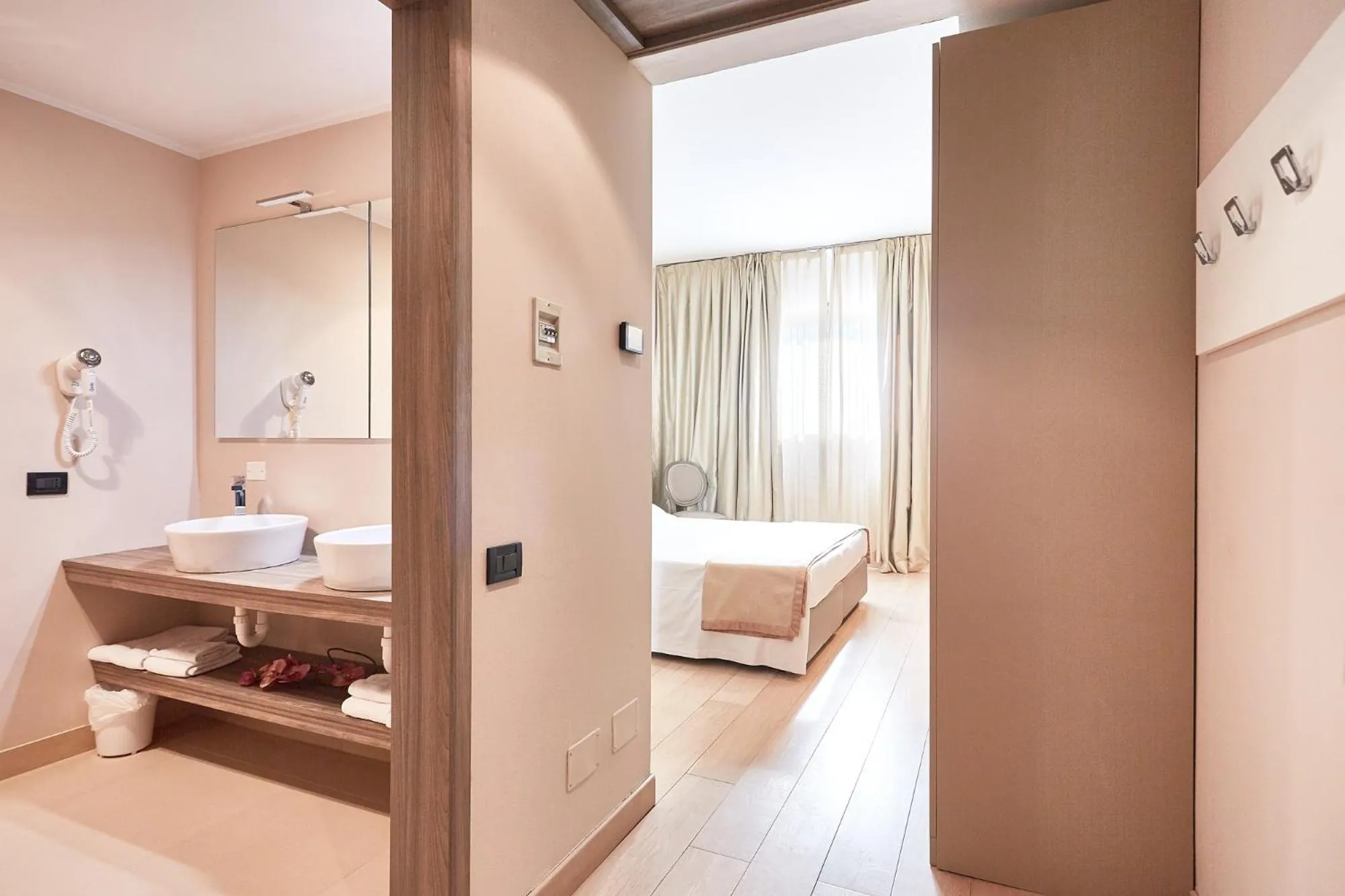 Bathroom, Bed in Ferretti MajesticHouse