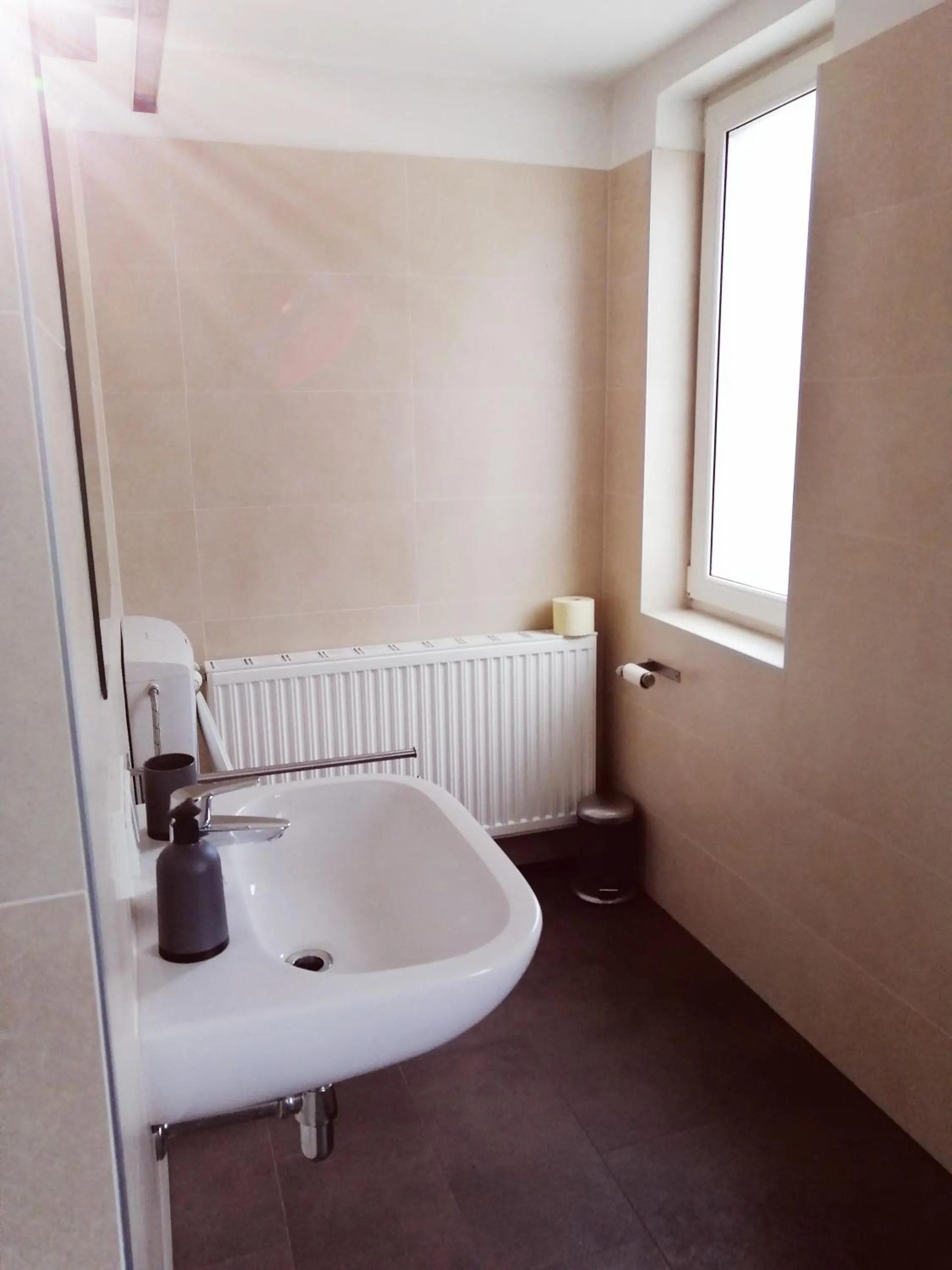 Bathroom in Motel Graz Ost I Free Parking I Self Check-in