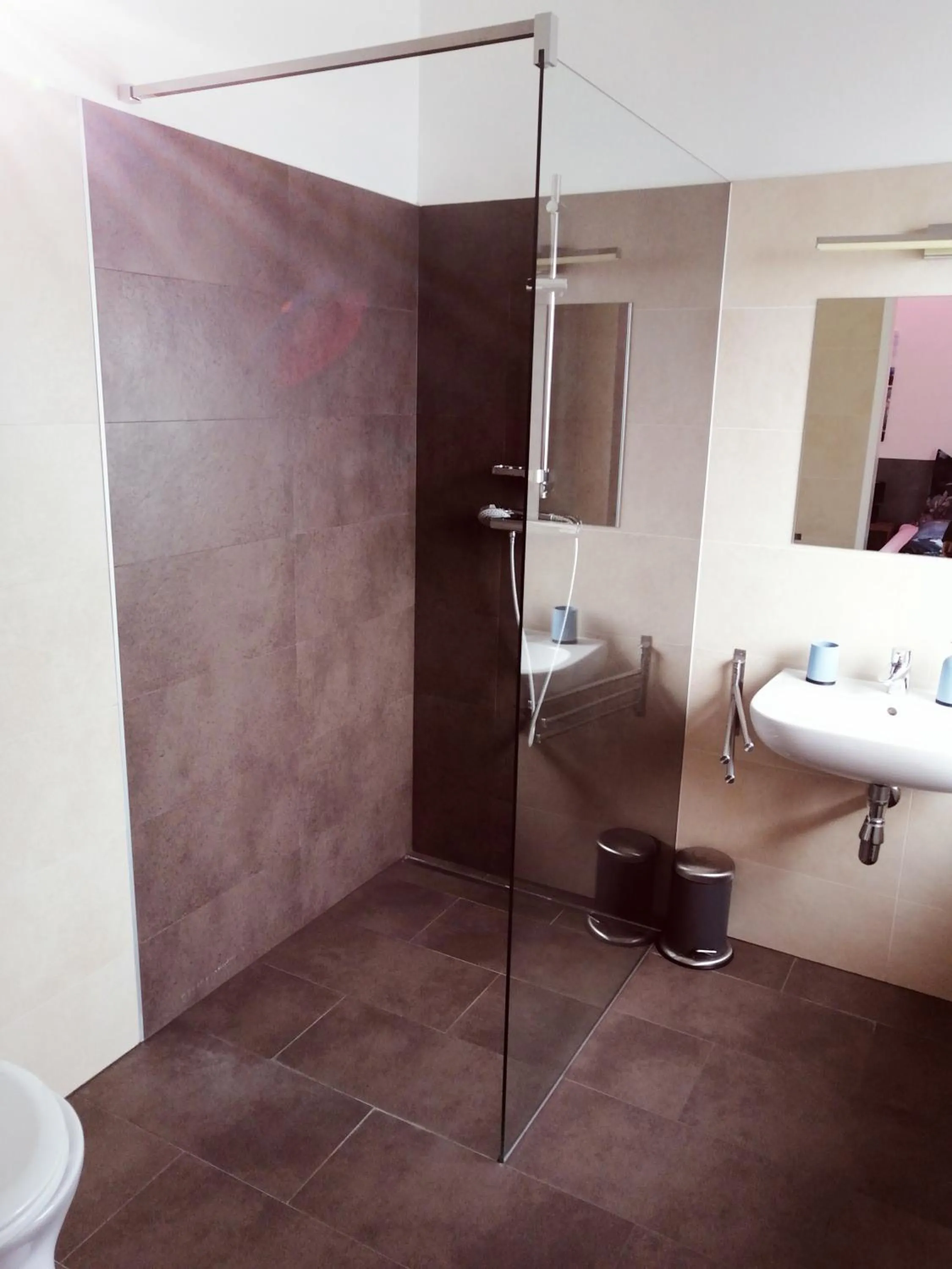 Bathroom in Motel Graz Ost I Free Parking I Self Check-in