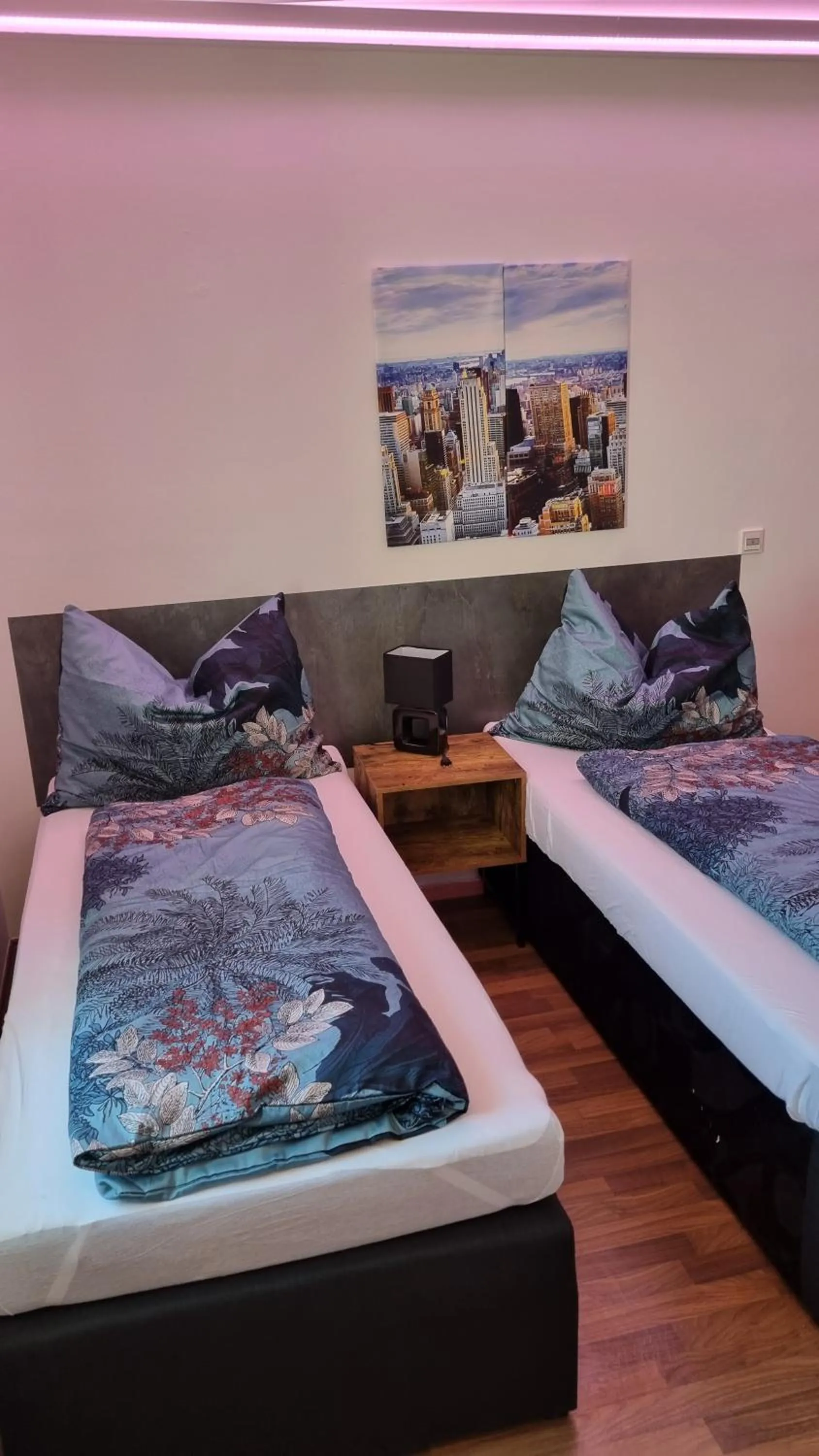 Bed in Motel Graz Ost I Free Parking I Self Check-in