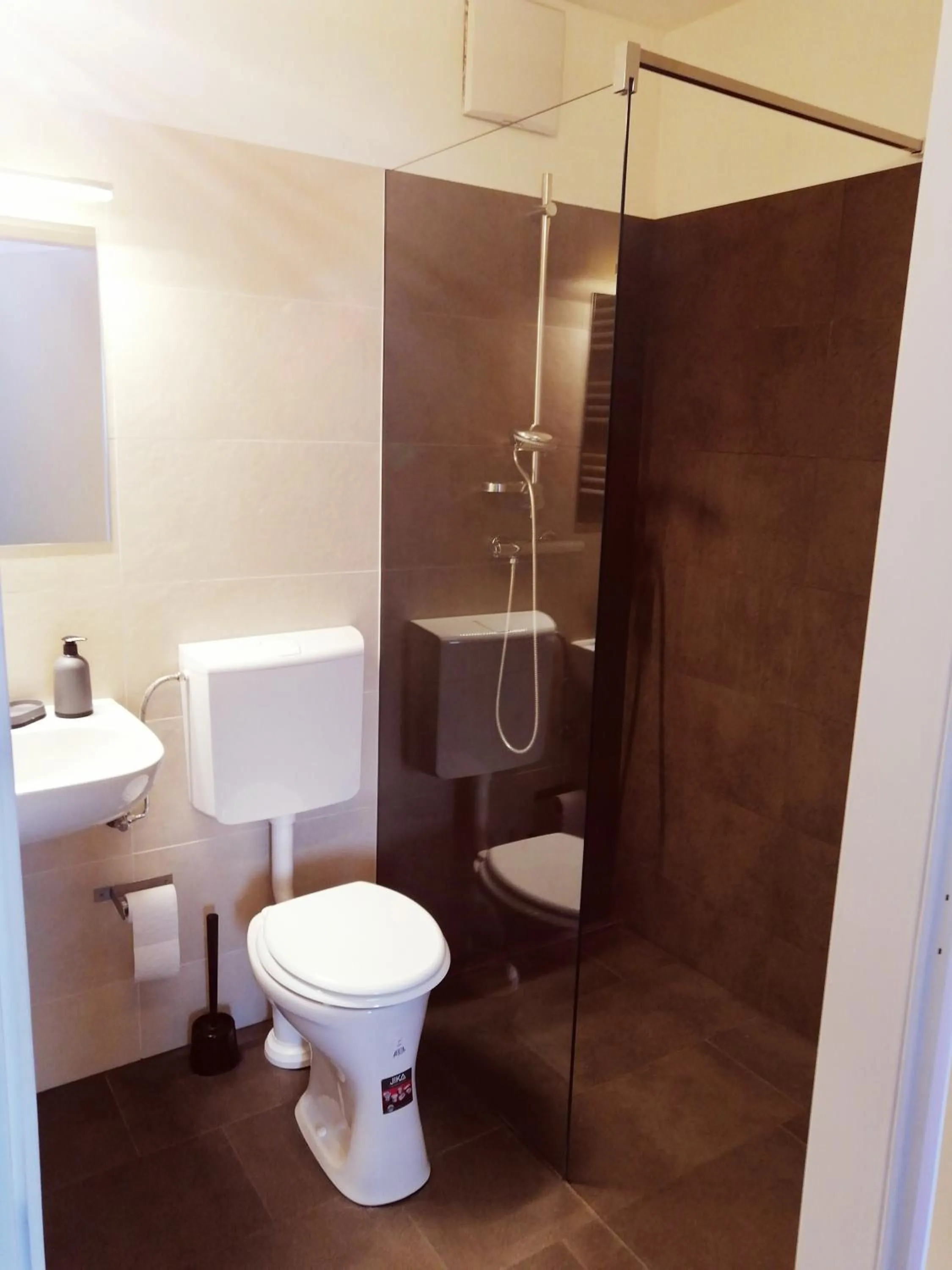 Bathroom in Motel Graz Ost I Free Parking I Self Check-in