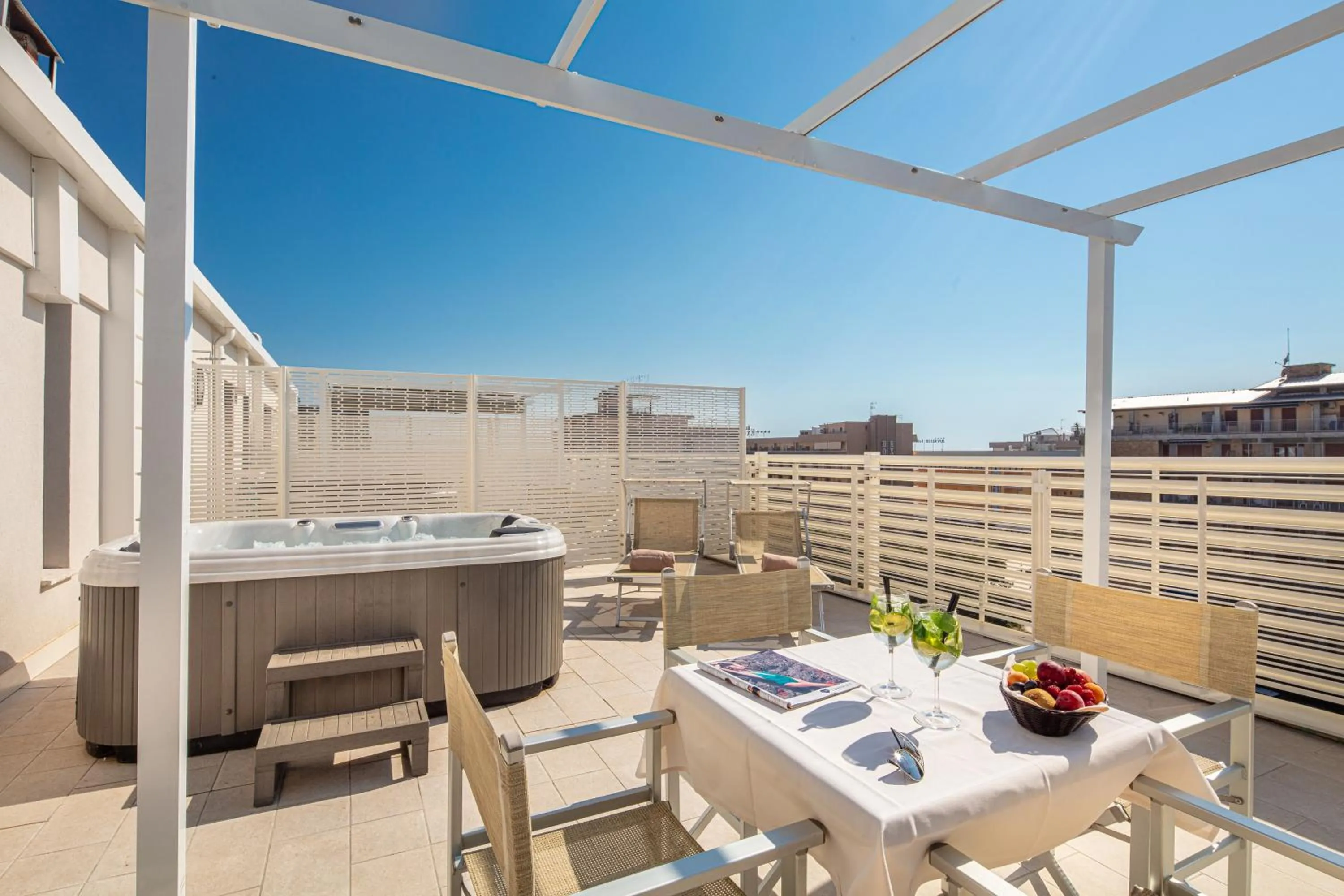 Restaurant/places to eat in Hotel Bembo