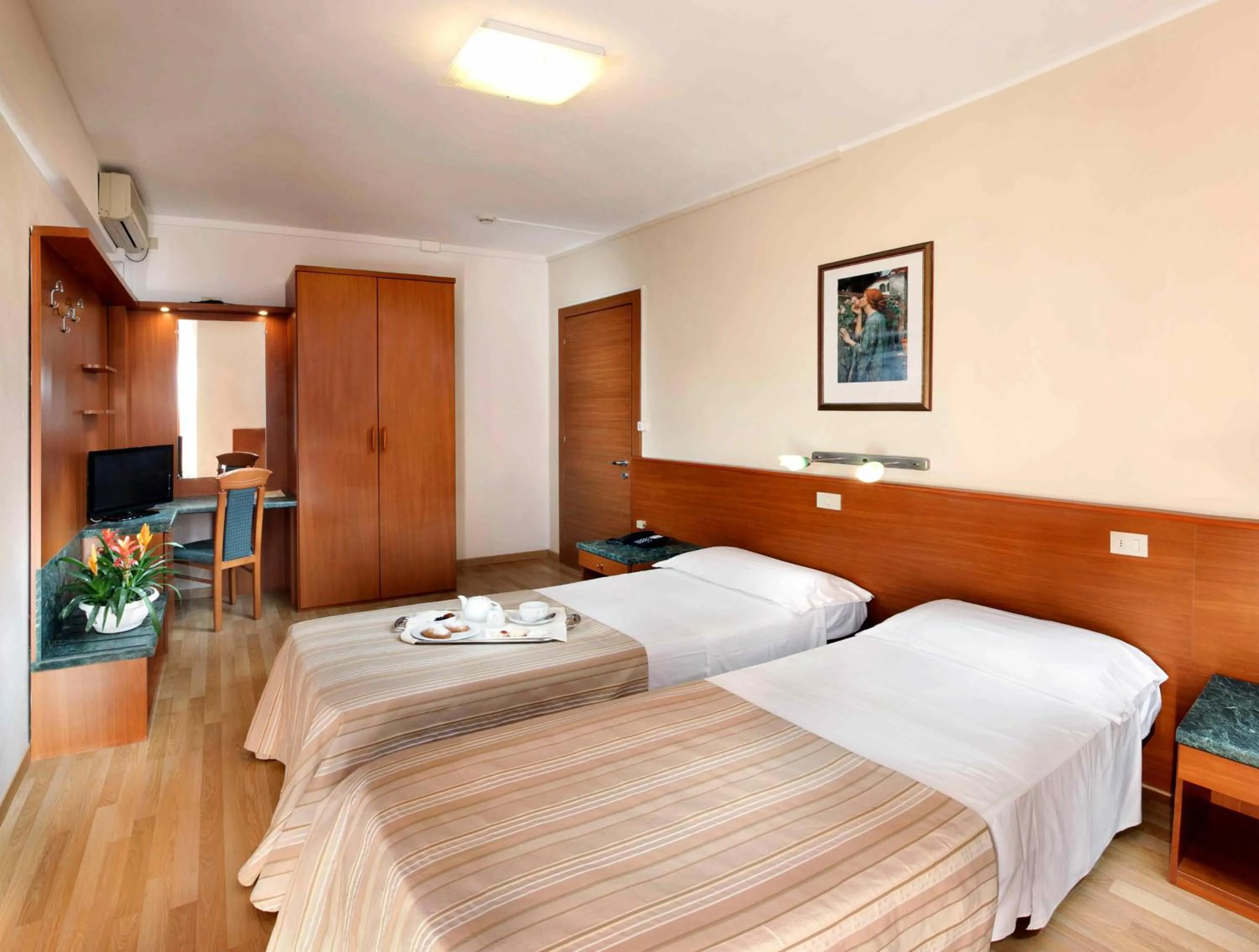 Photo of the whole room in Hotel Bembo