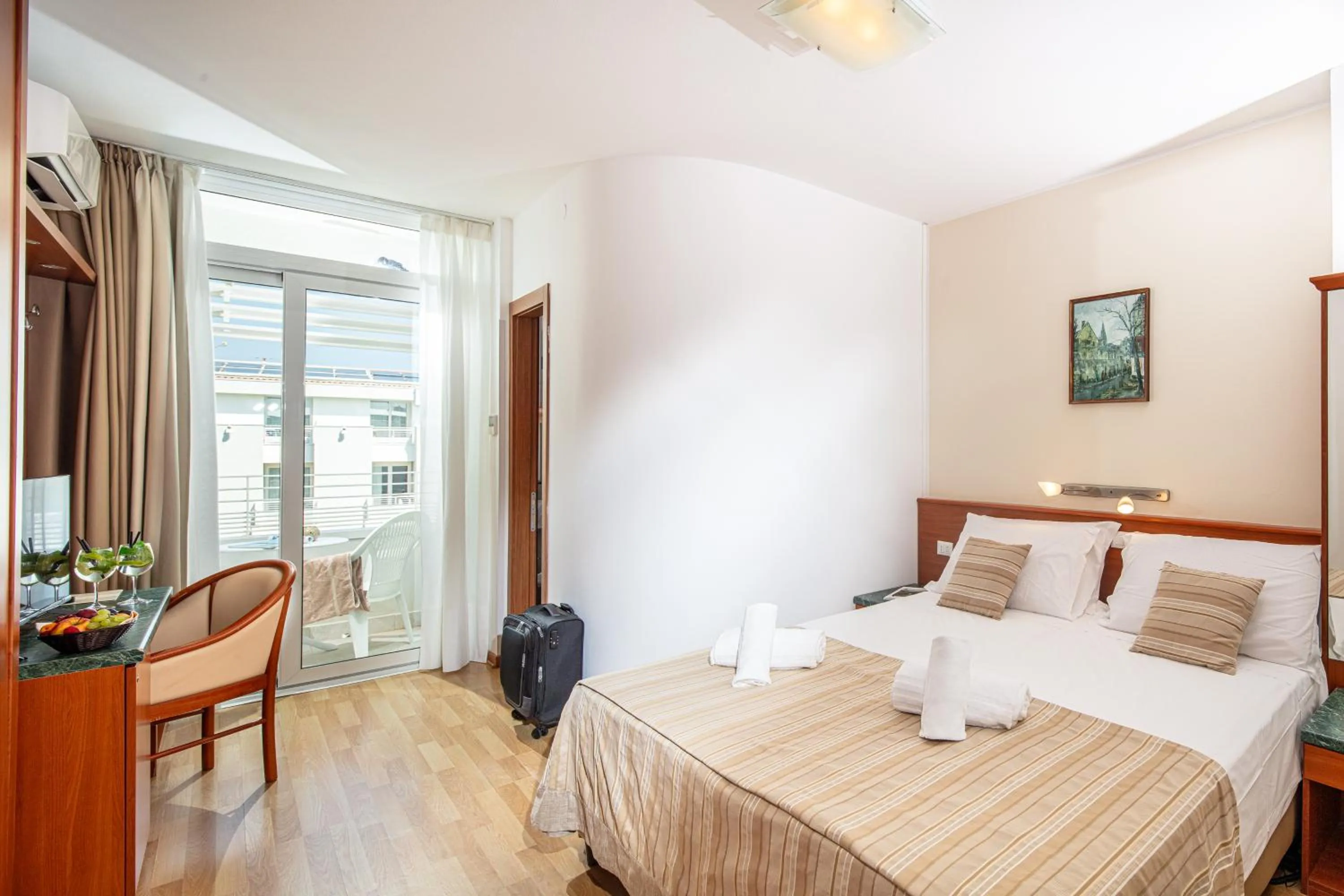 Restaurant/places to eat in Hotel Bembo