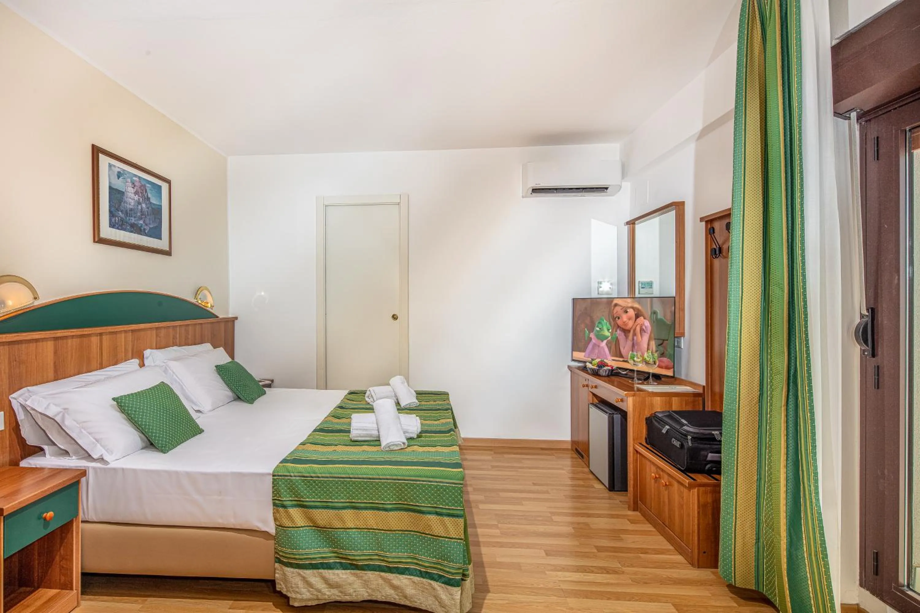 Restaurant/places to eat in Hotel Bembo