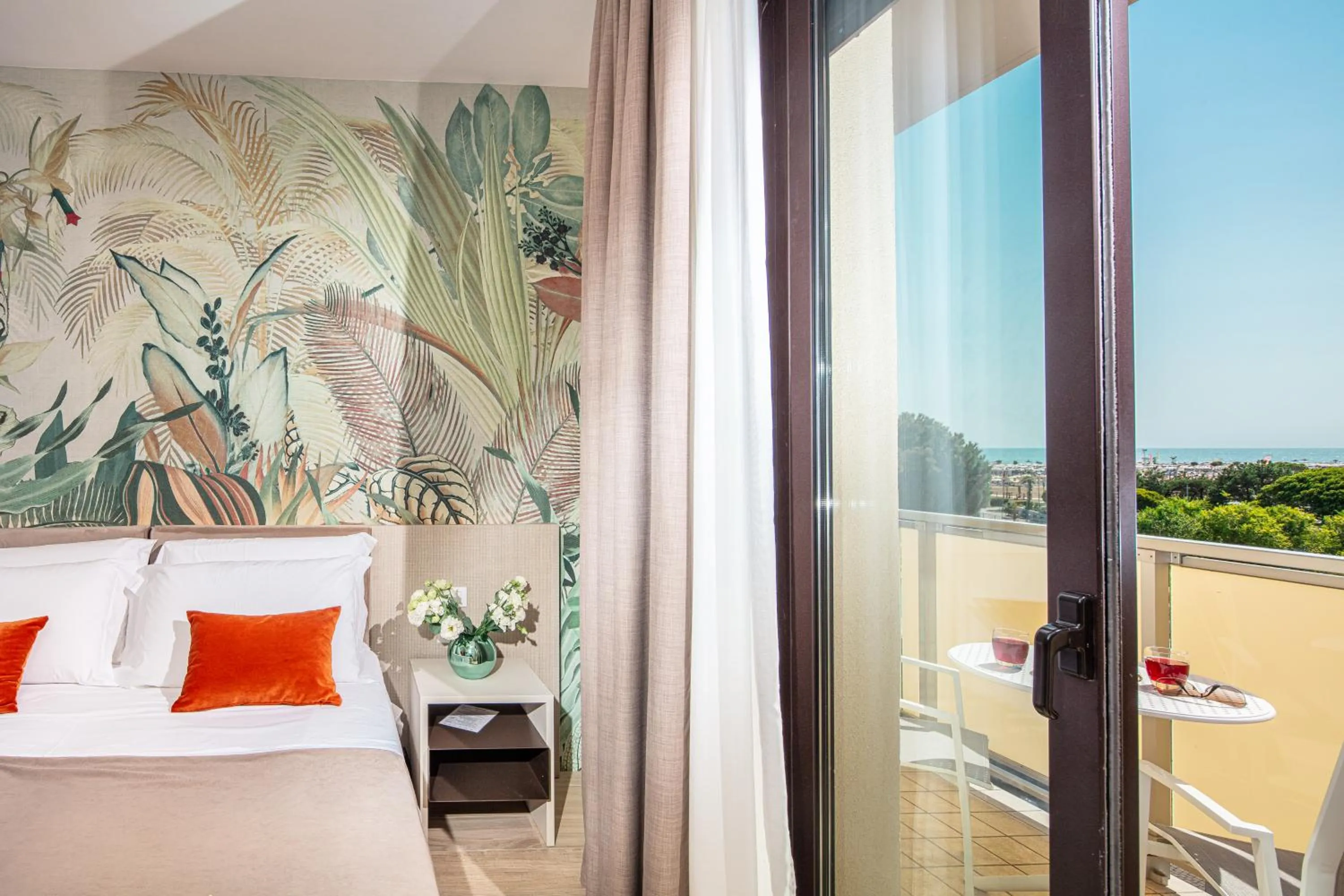 Property building, Bed in Hotel Excelsior