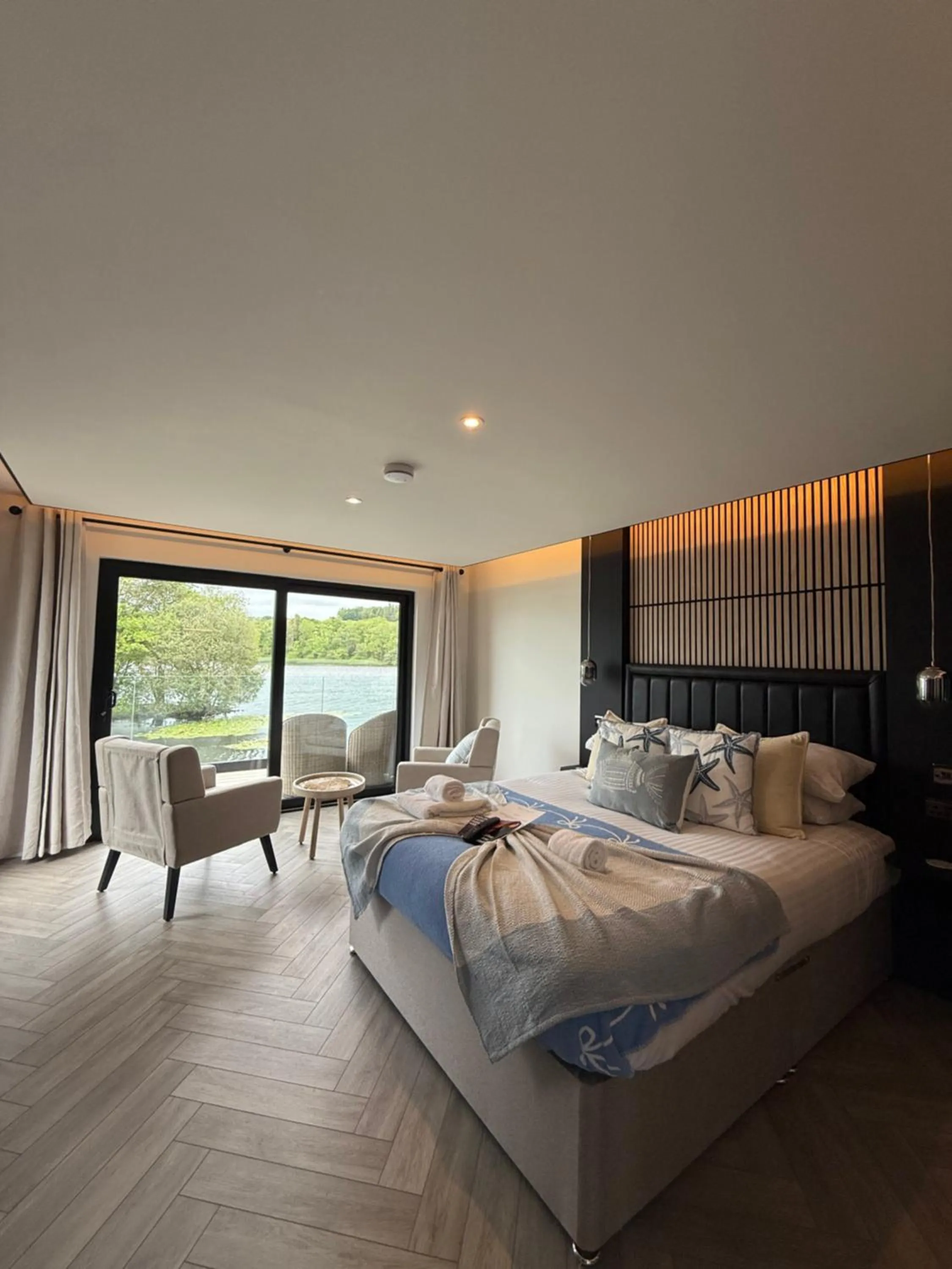 Bed in The Inn on the Loch