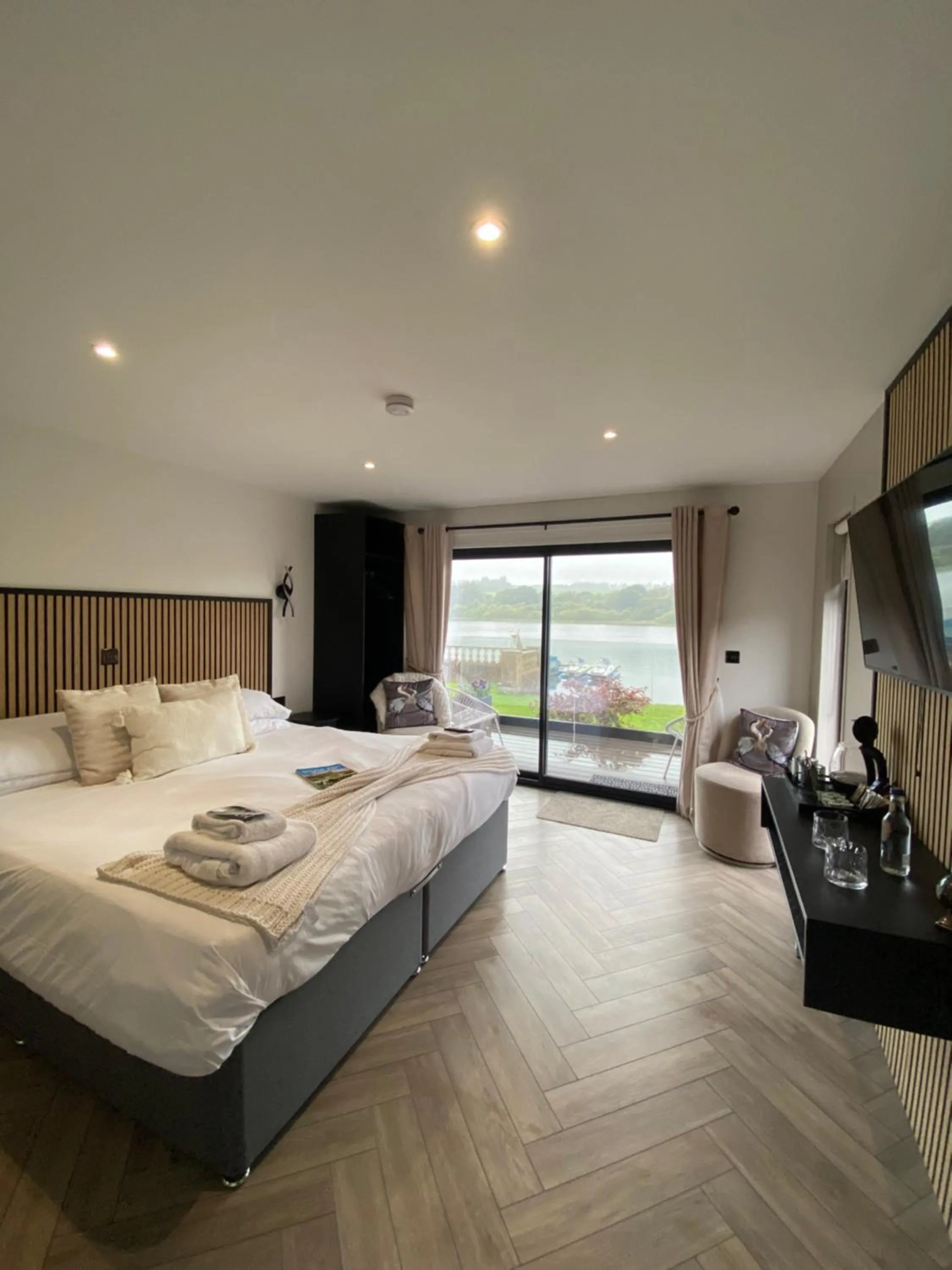 Bed in The Inn on the Loch