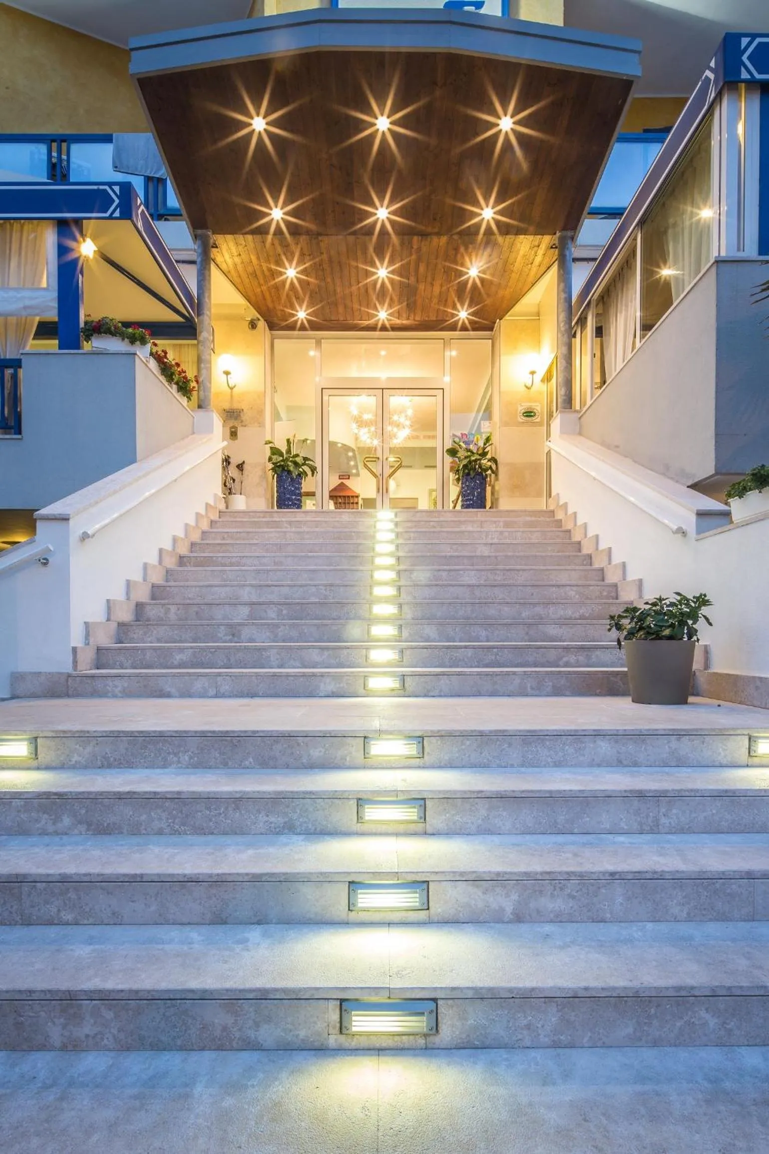 Facade/entrance in Hotel Bellevue