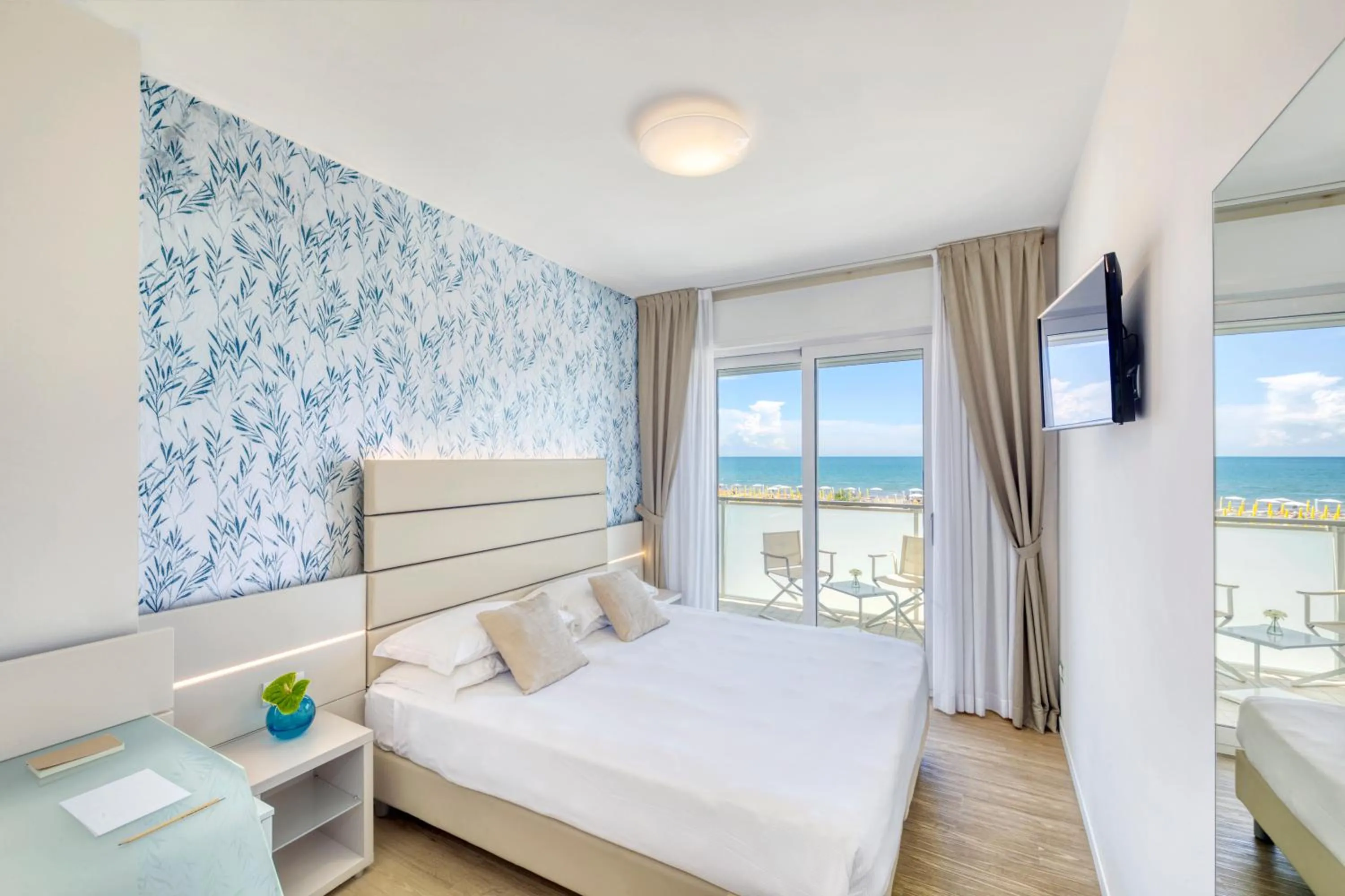 Bed in Hotel Astoria