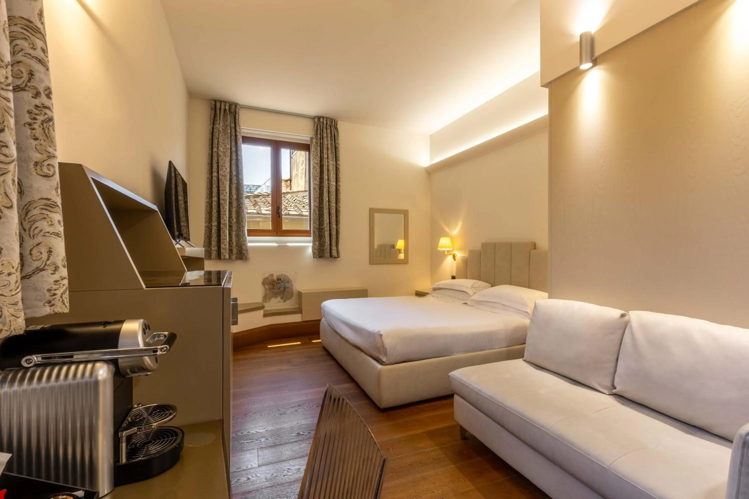 Bedroom, Bed in Relais Hotel Centrale "Dimora Storica"