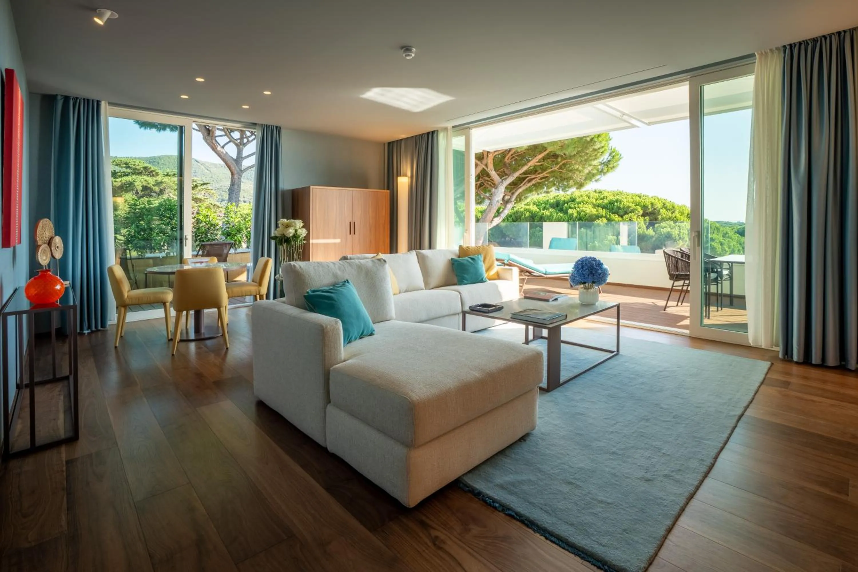 Living room in Gallia Palace Hotel - Relais & Châteaux