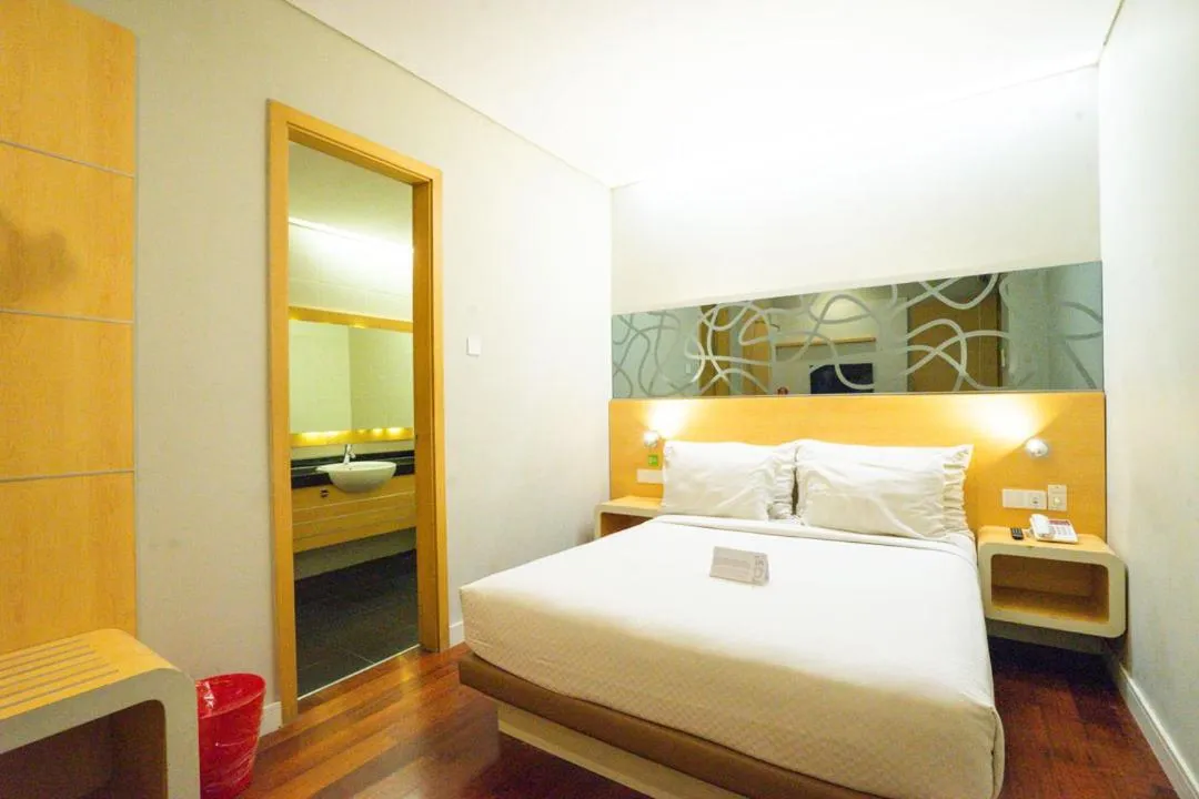 Superior Queen Room in Life Hotel Stasiun Kota Surabaya