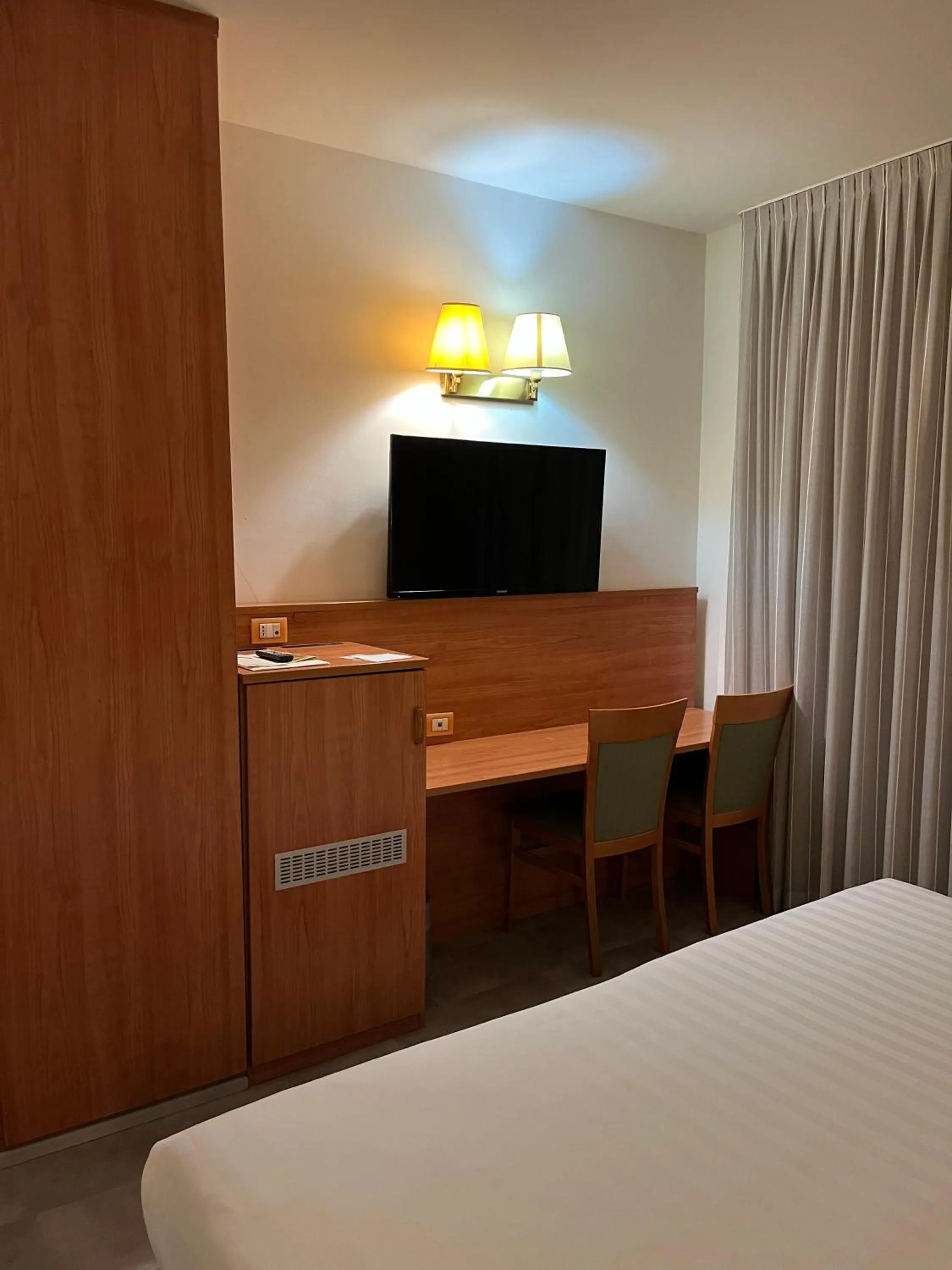 TV and multimedia, Bed in Hotel Re