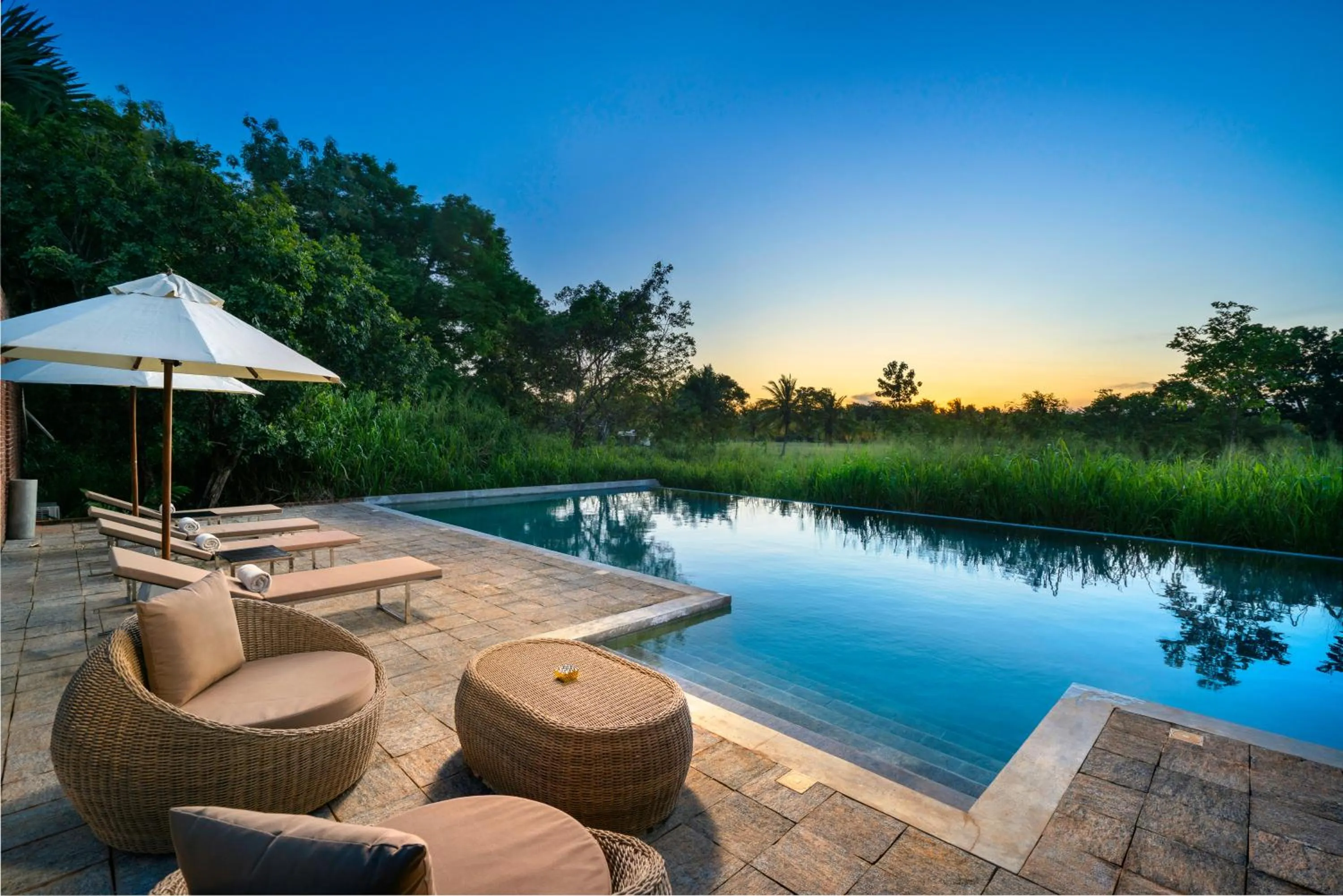 Pool view in Taru Villas Maia - Habarana