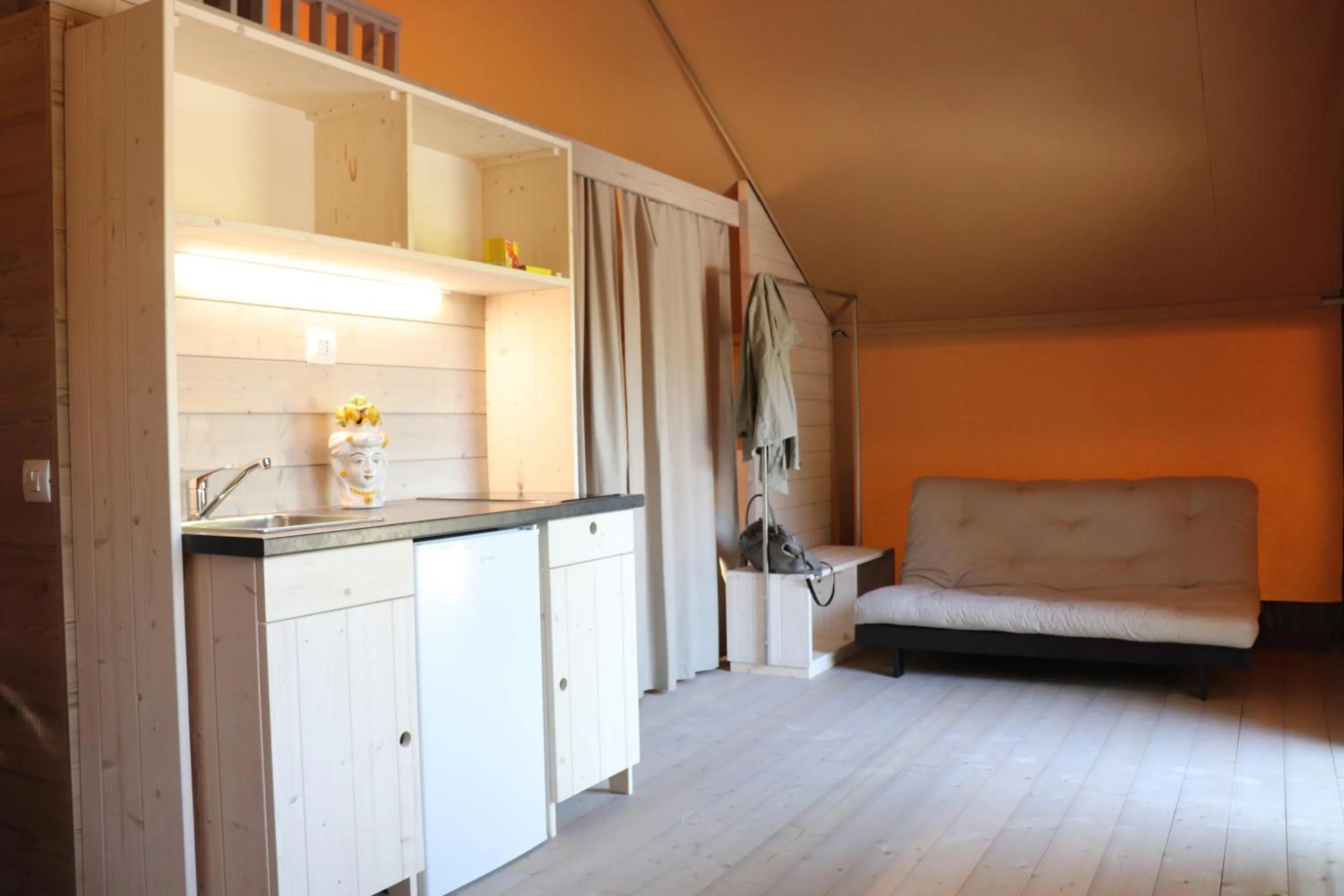 Kitchen or kitchenette, Bed in Agriturismo Vultaggio