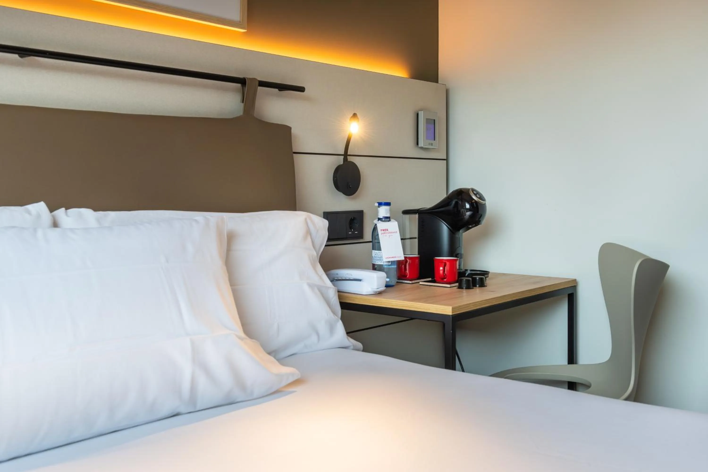 Bed in Leonardo Hotel San Sebastián