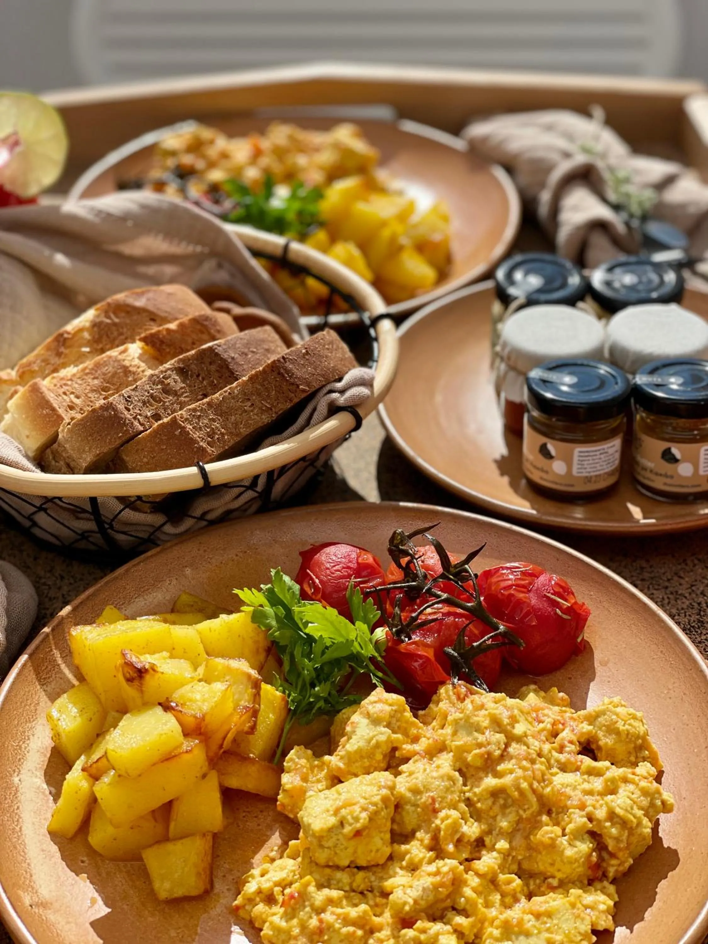 Food and drinks in Ethos Vegan Suites Fira, Santorini