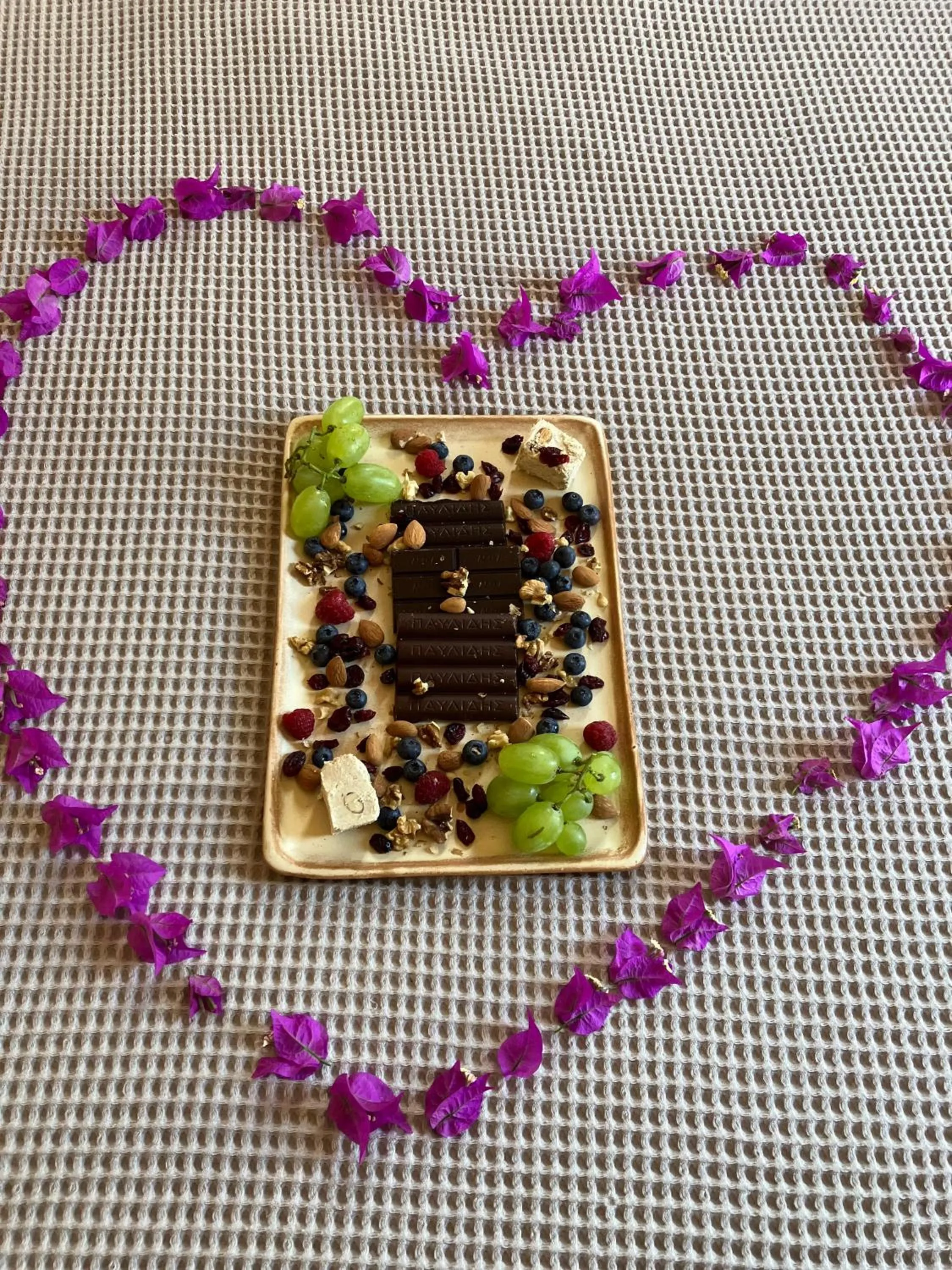 Food and drinks in Ethos Vegan Suites Fira, Santorini