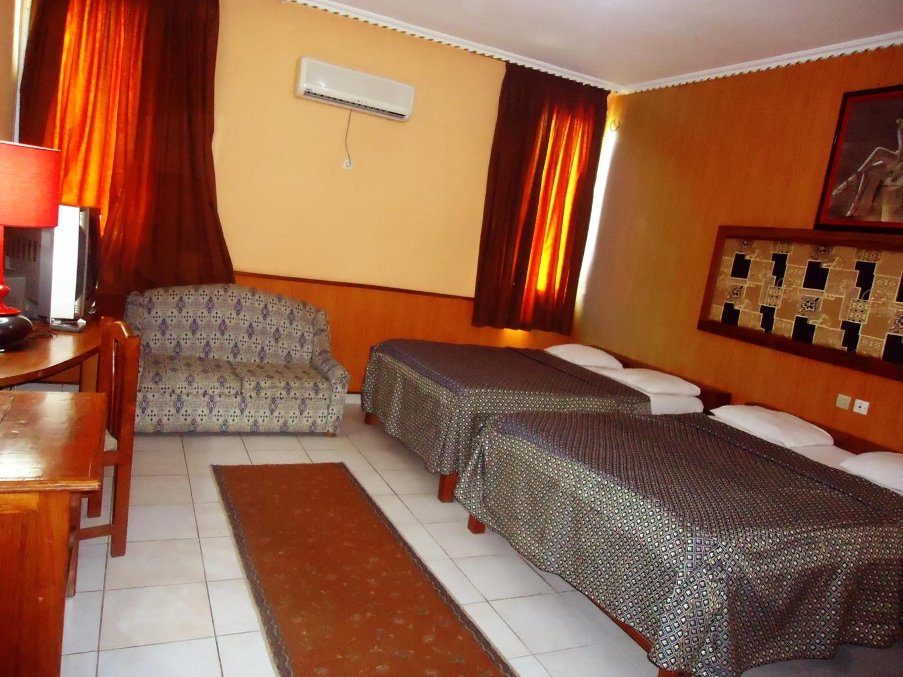 Bedroom, Bed in HOTEL SAFFANA