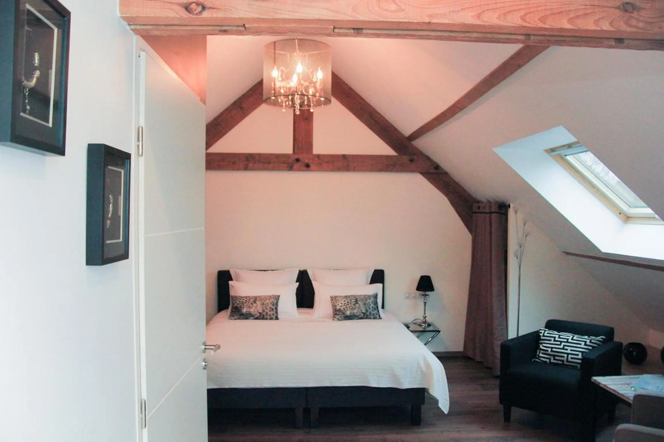 Bedroom, Bed in Au Coeur Des Hôtes