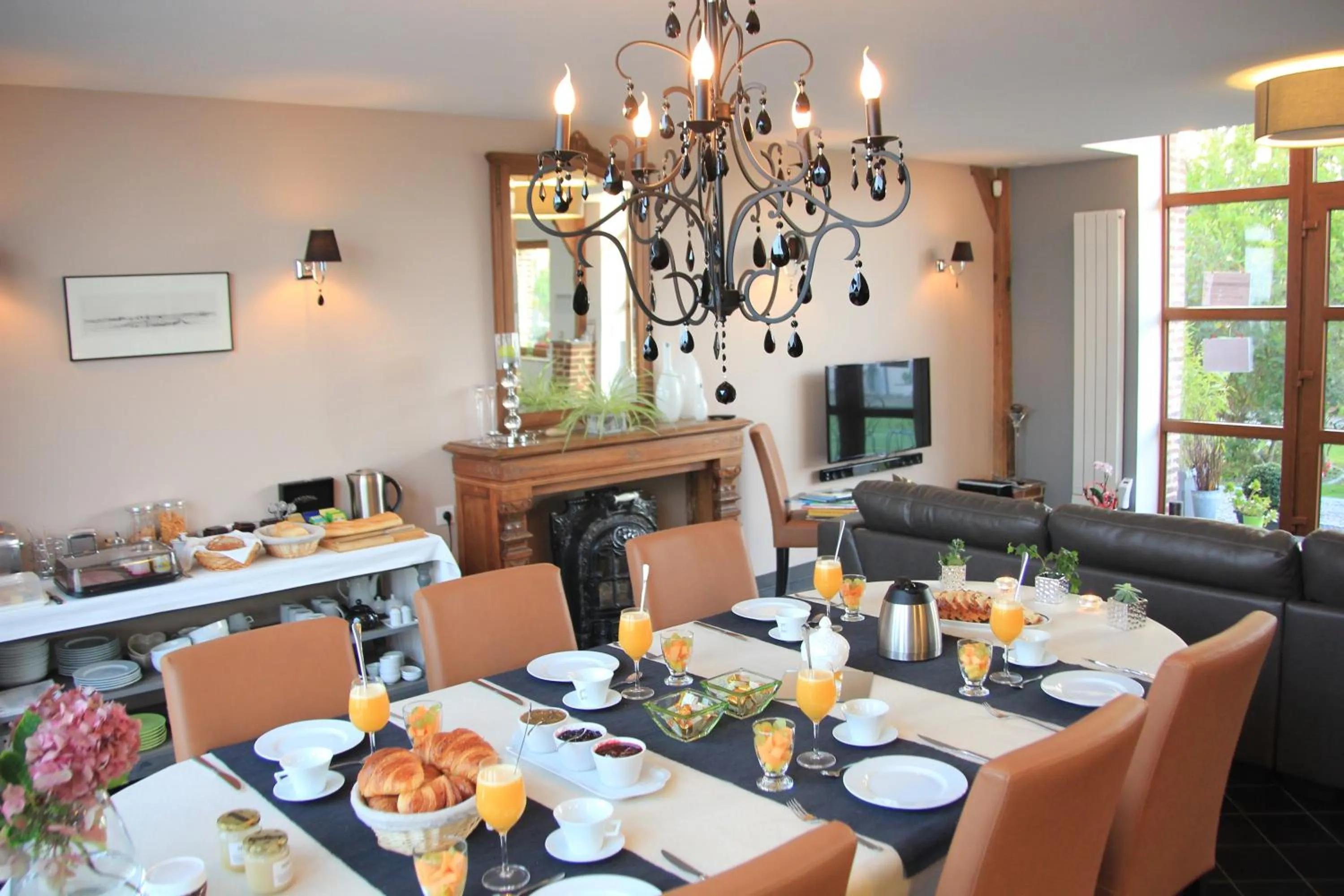 Restaurant/places to eat in Au Coeur Des Hôtes