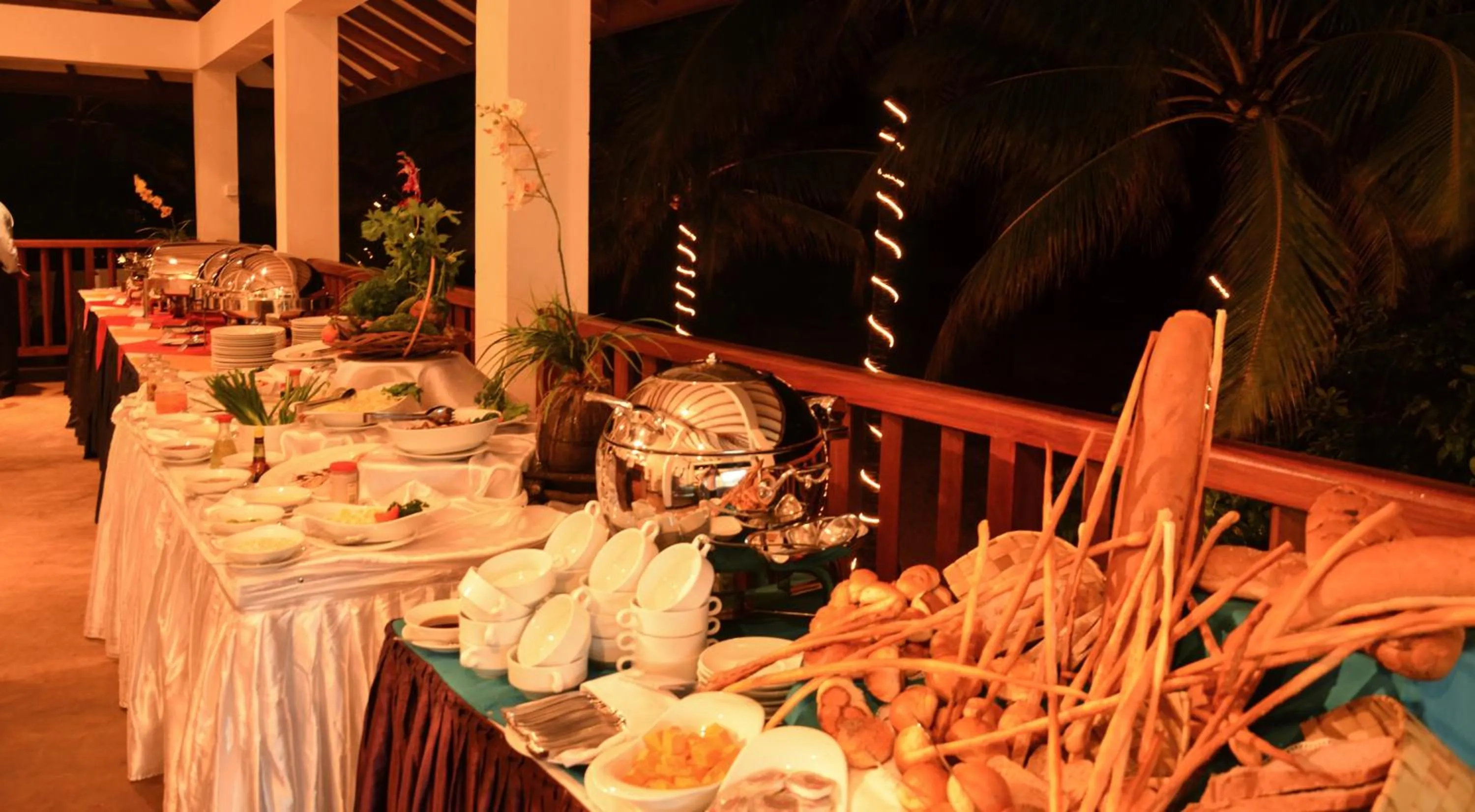 Night in Catamaran Beach Hotel