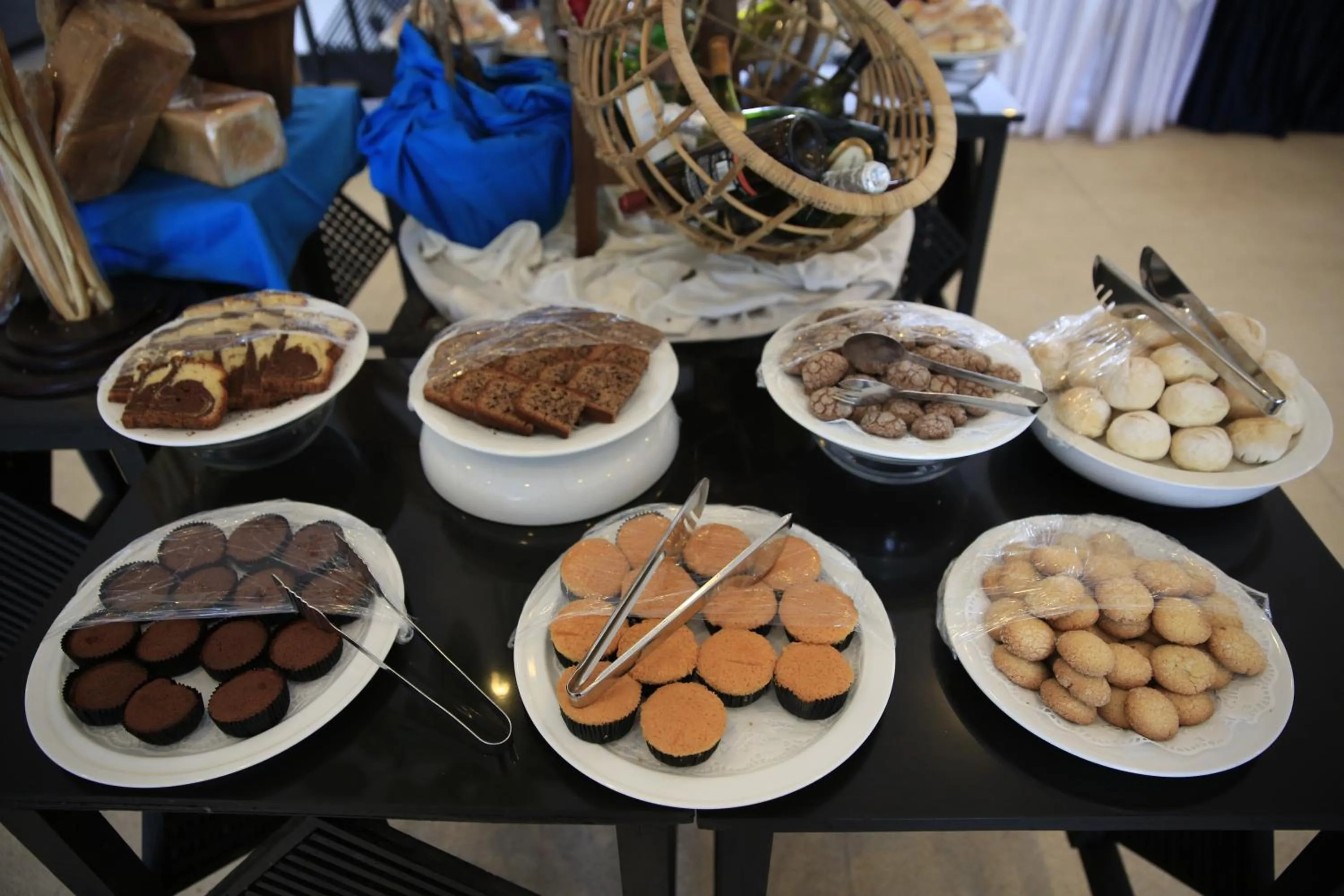 Food in Catamaran Beach Hotel