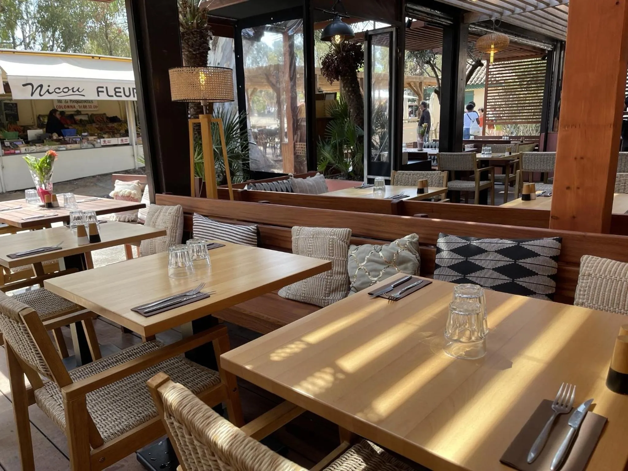 Dining area in L'Oustaou De Porquerolles