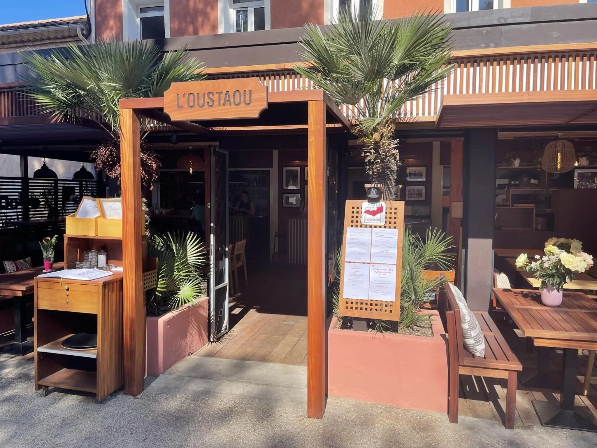 Dining area in L'Oustaou De Porquerolles