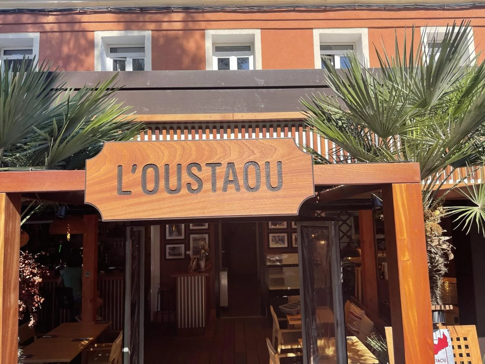 Dining area in L'Oustaou De Porquerolles