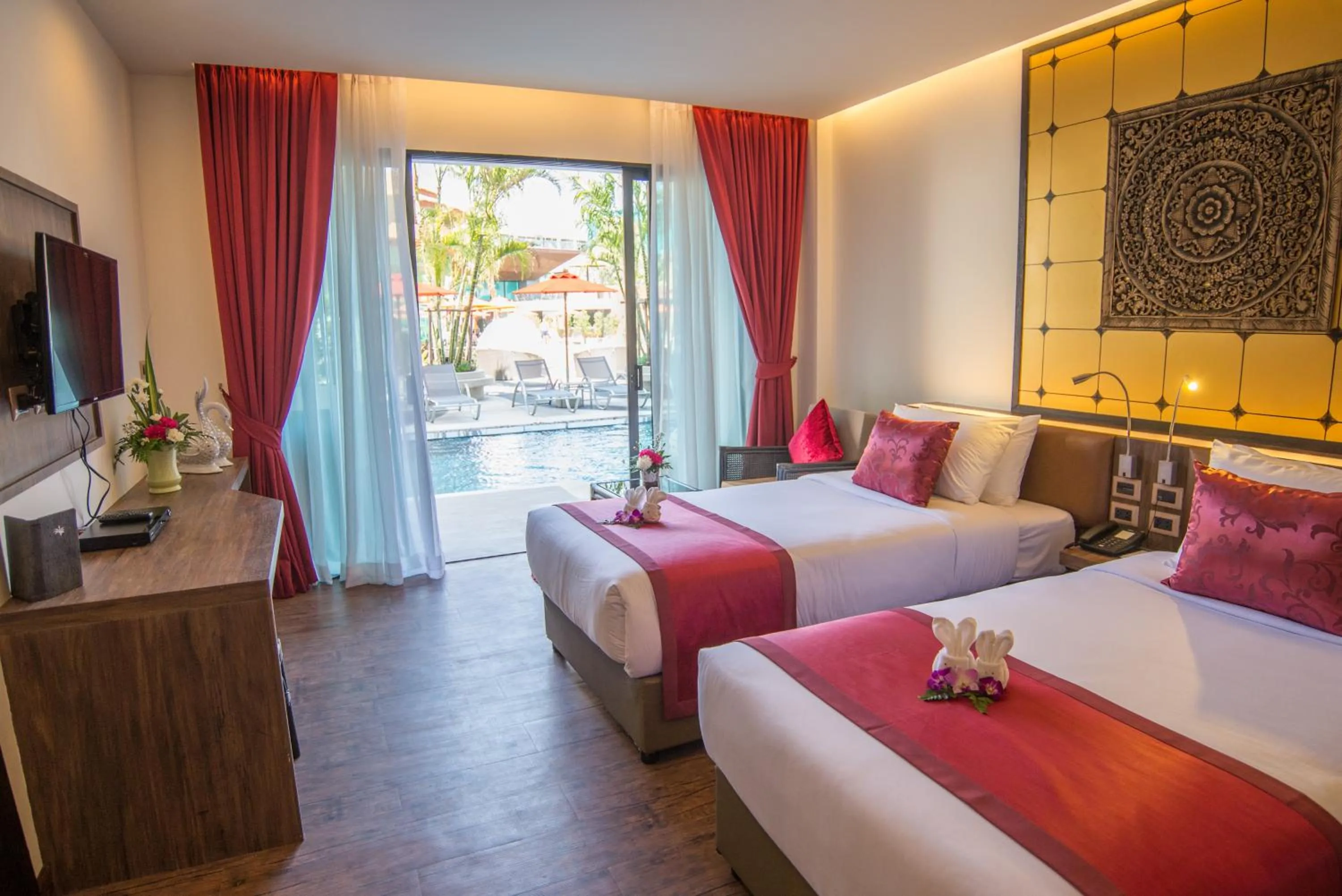 Bed in The Beach Heights Resort SHA Plus