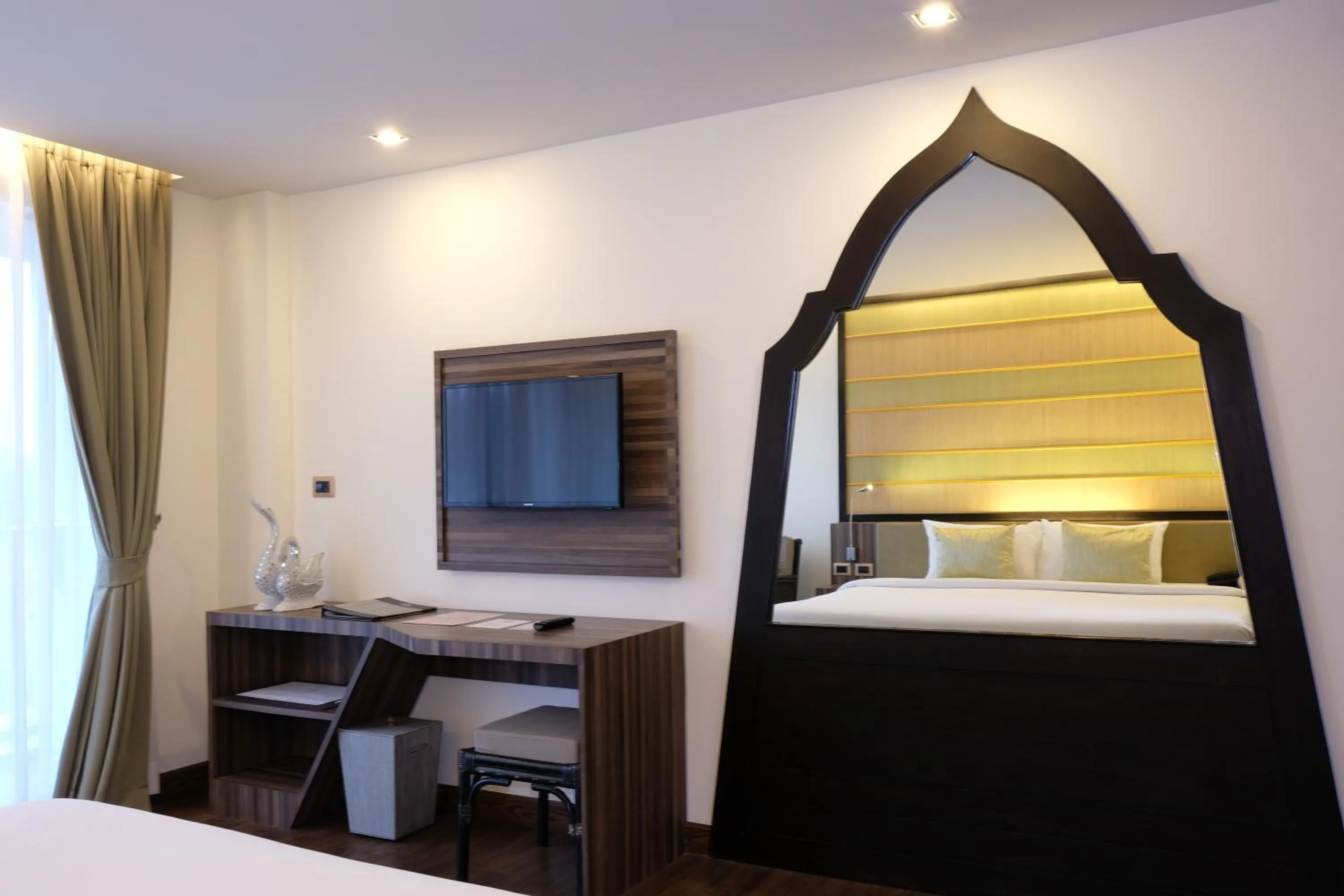 TV and multimedia, Bed in The Beach Heights Resort SHA Plus